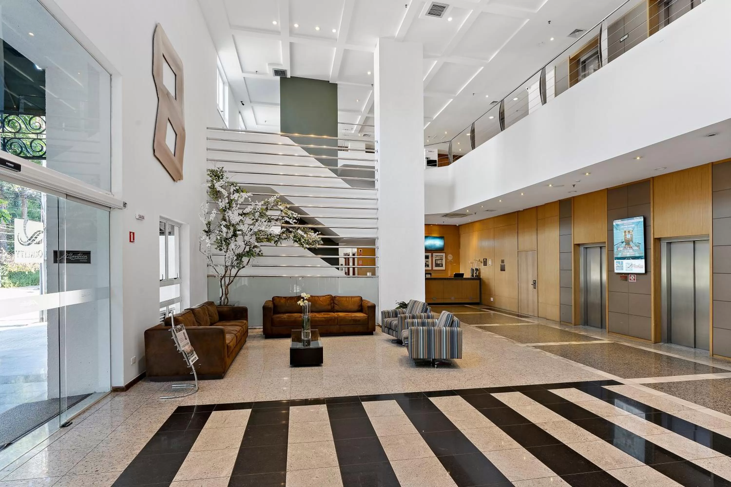 Lobby or reception in Quality Hotel Curitiba