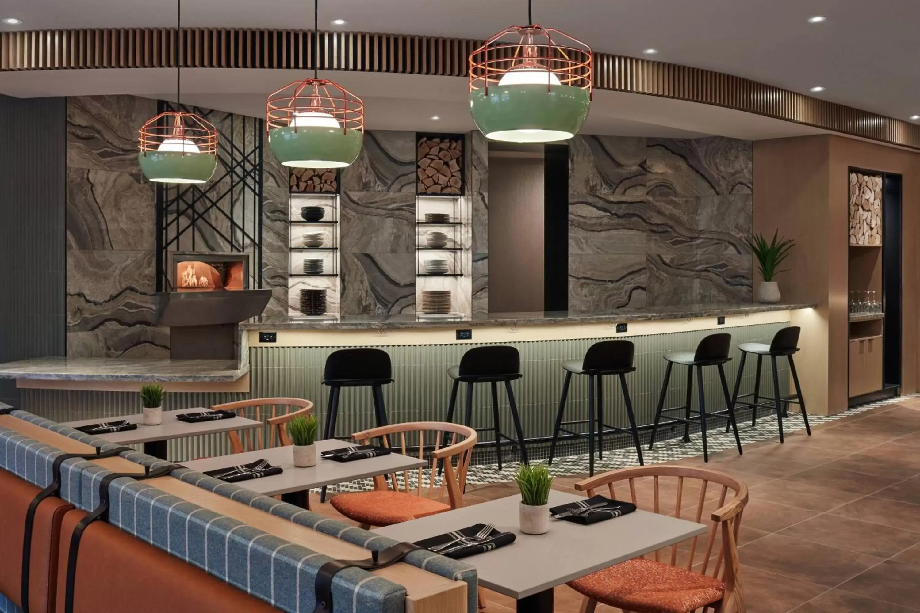 Lounge or bar, Restaurant/Places to Eat in Delta Hotels by Marriott Saskatoon Downtown