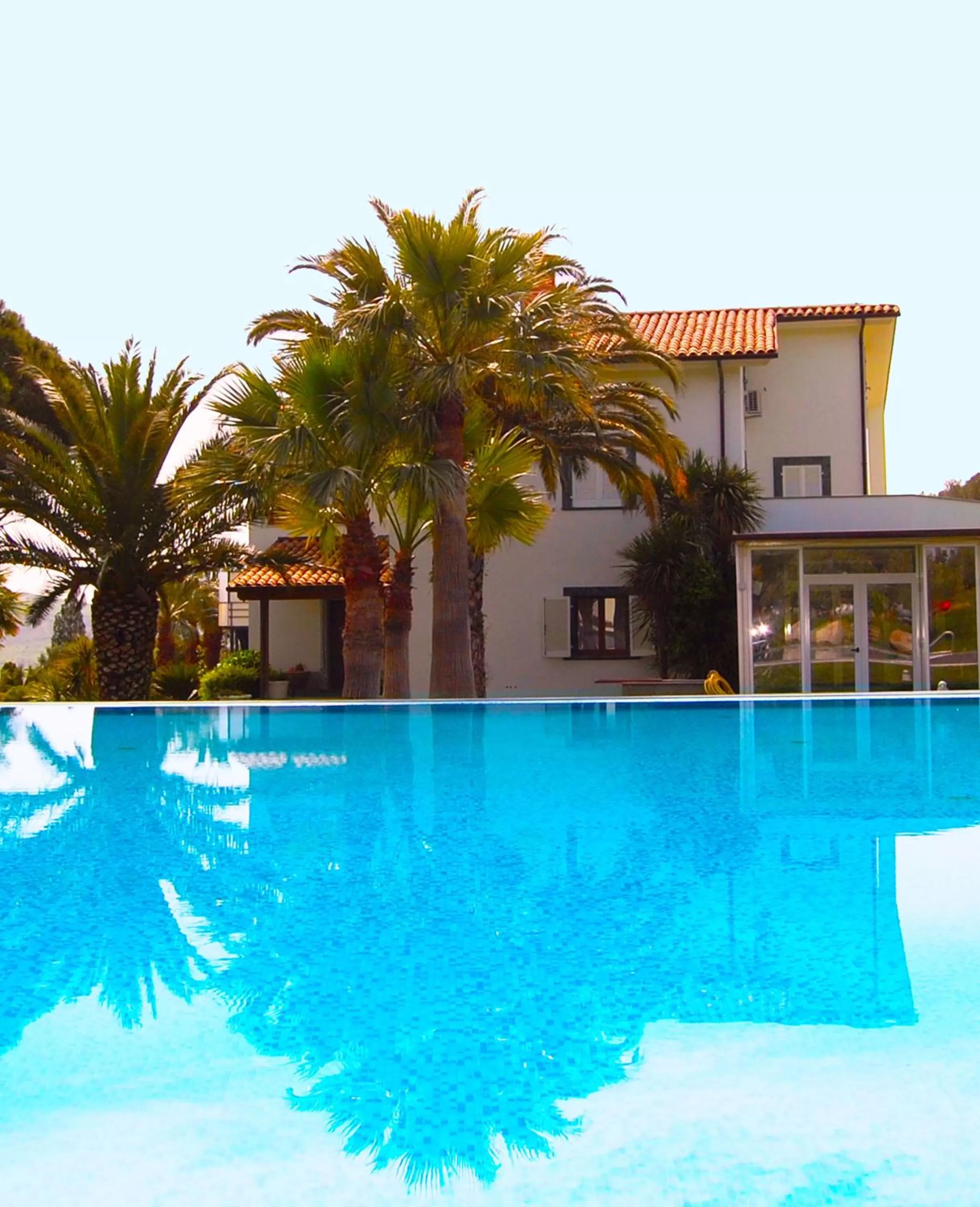 Facade/entrance in Kalos Relais