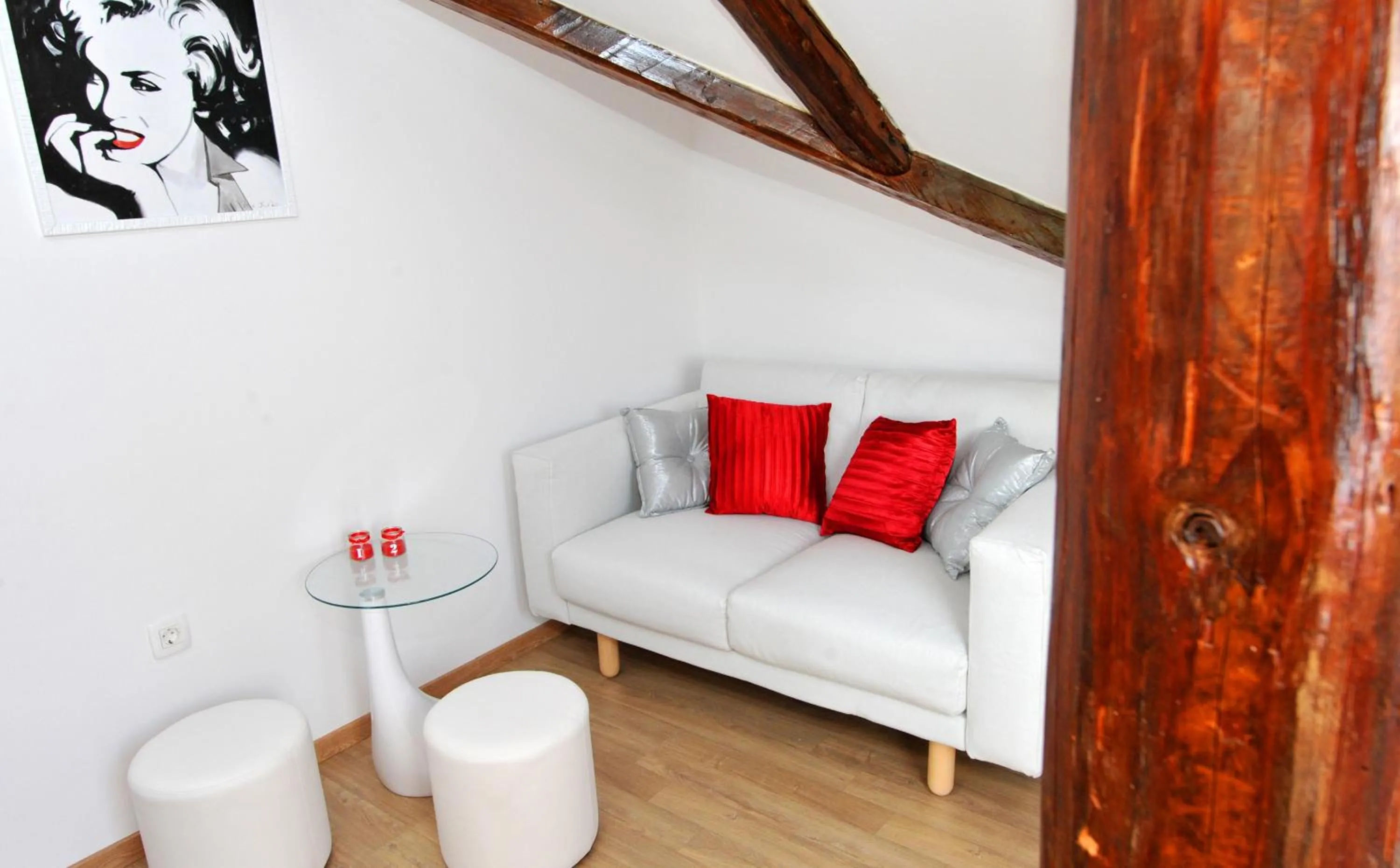 Day in Luxury Rooms Nirvana