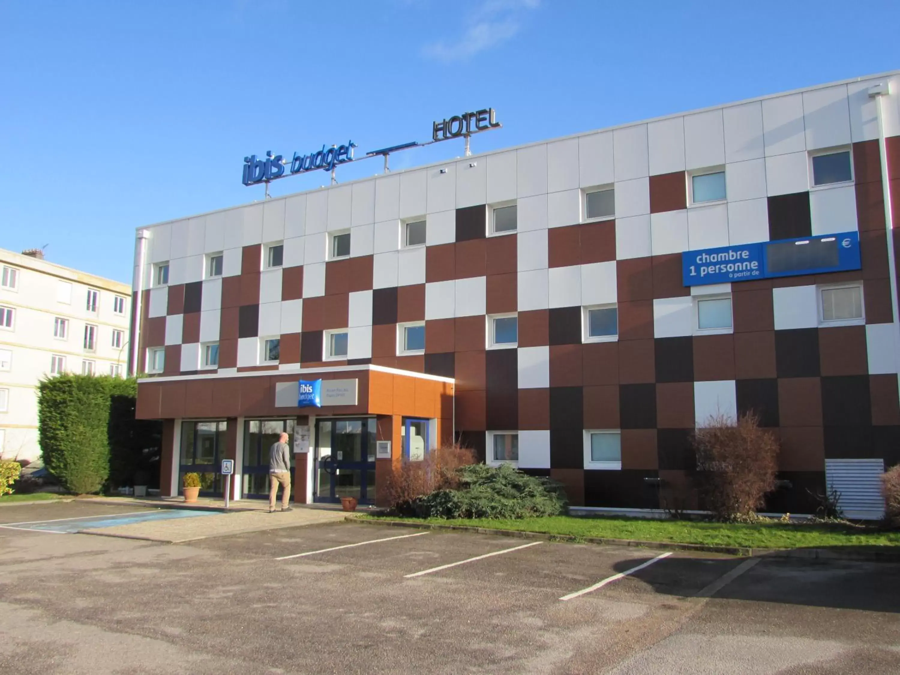 Facade/entrance, Property Building in ibis budget Rouen Parc des Expos Zenith