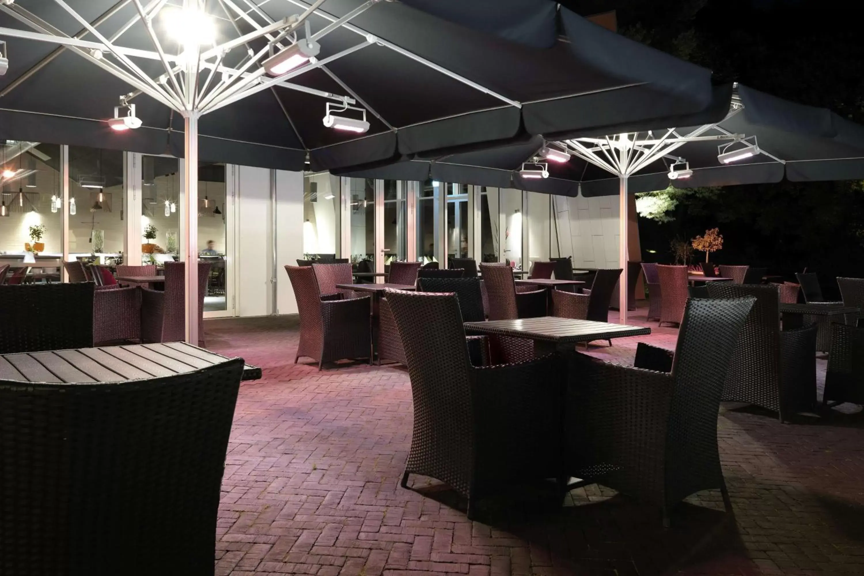 Patio, Restaurant/Places to Eat in Scandic Silkeborg