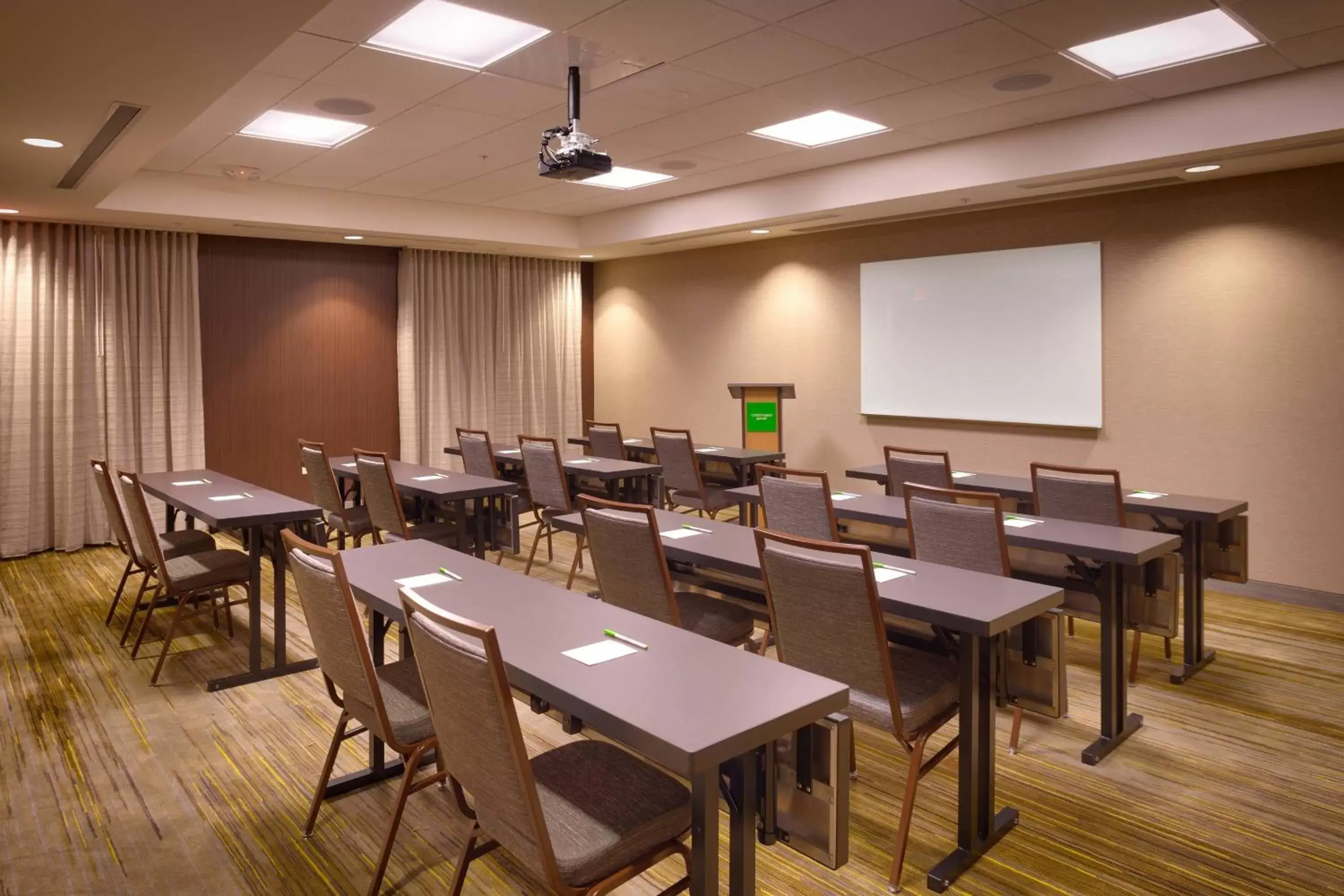 Meeting/conference room in Courtyard by Marriott Phoenix Mesa Gateway Airport