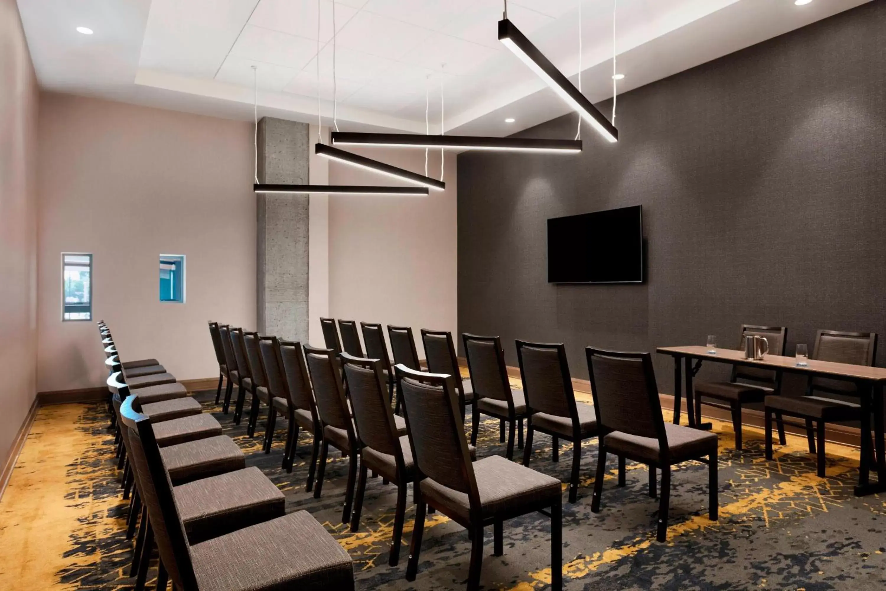 Meeting/conference room in Sheraton Saint-Hyacinthe Hotel