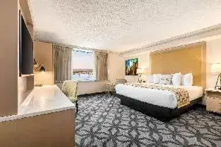 Deluxe One-Bedroom Suite/West Tower with Two Queen Beds - Non-Smoking in Galt House Hotel, A Trademark Collection Hotel