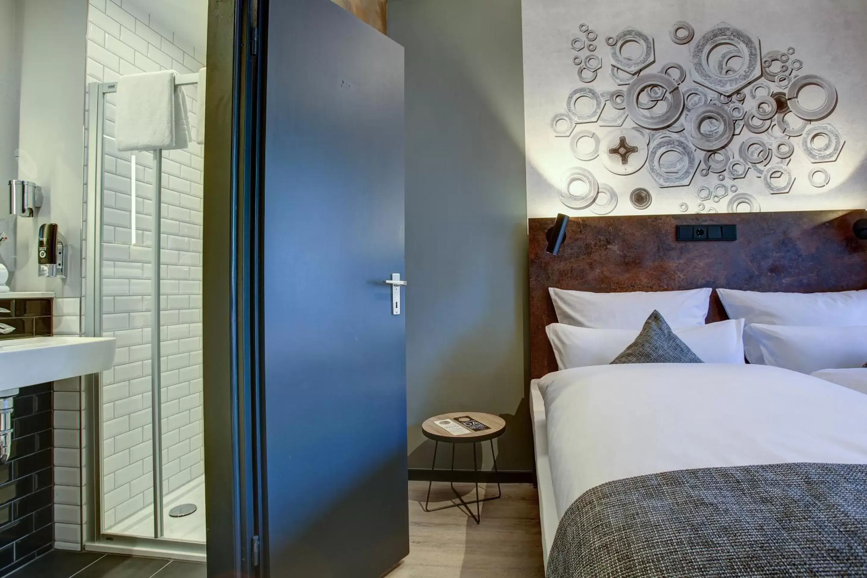 Photo of the whole room, Bed in Boutique Essen City Photo of the whole room, Bed in Boutique Essen City