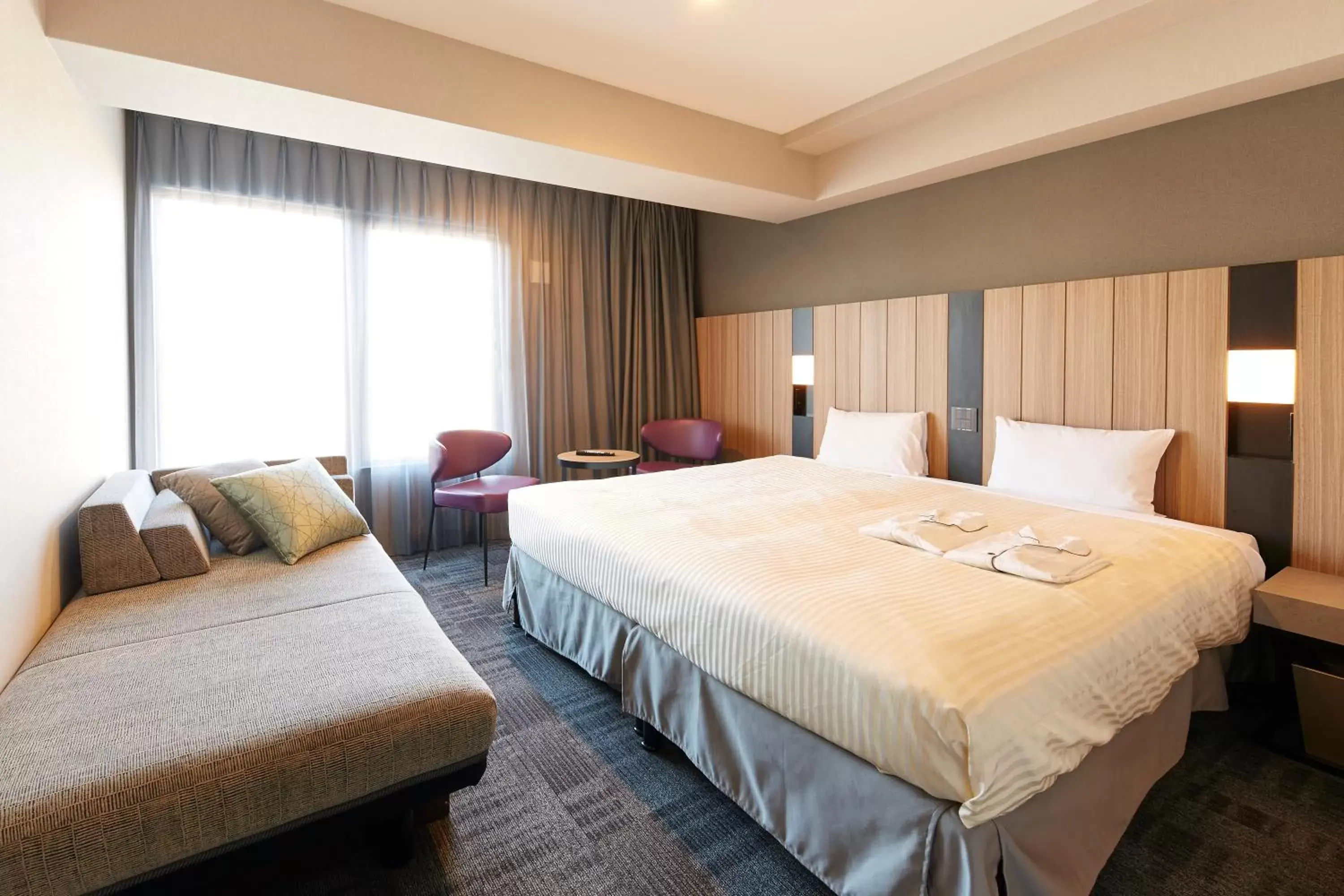 Photo of the whole room, Bed in hotel MONday Kyoto Karasuma Nijo