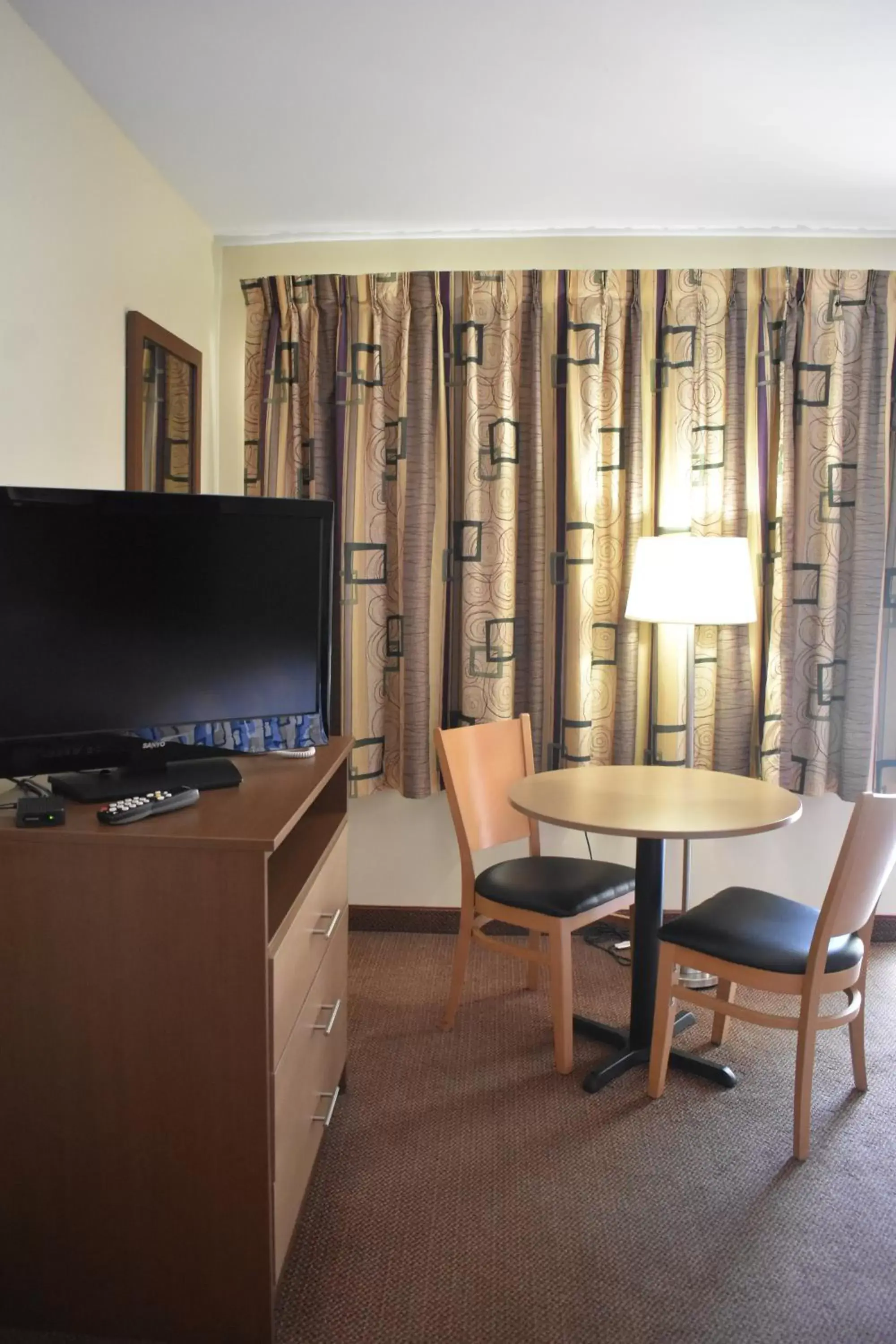 TV/Entertainment Center in South Hills Motel