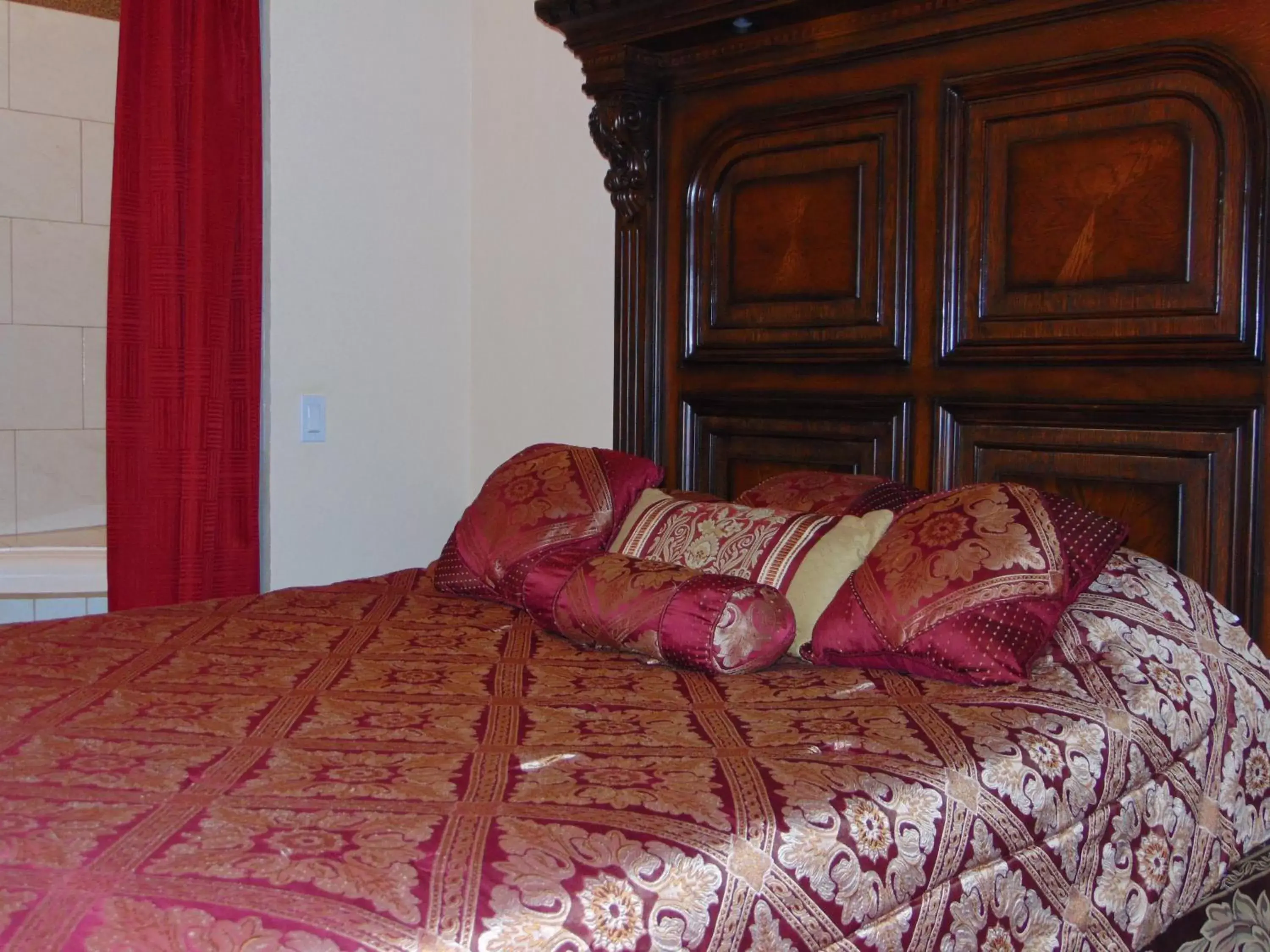 Bed in Poco Cielo Hotel