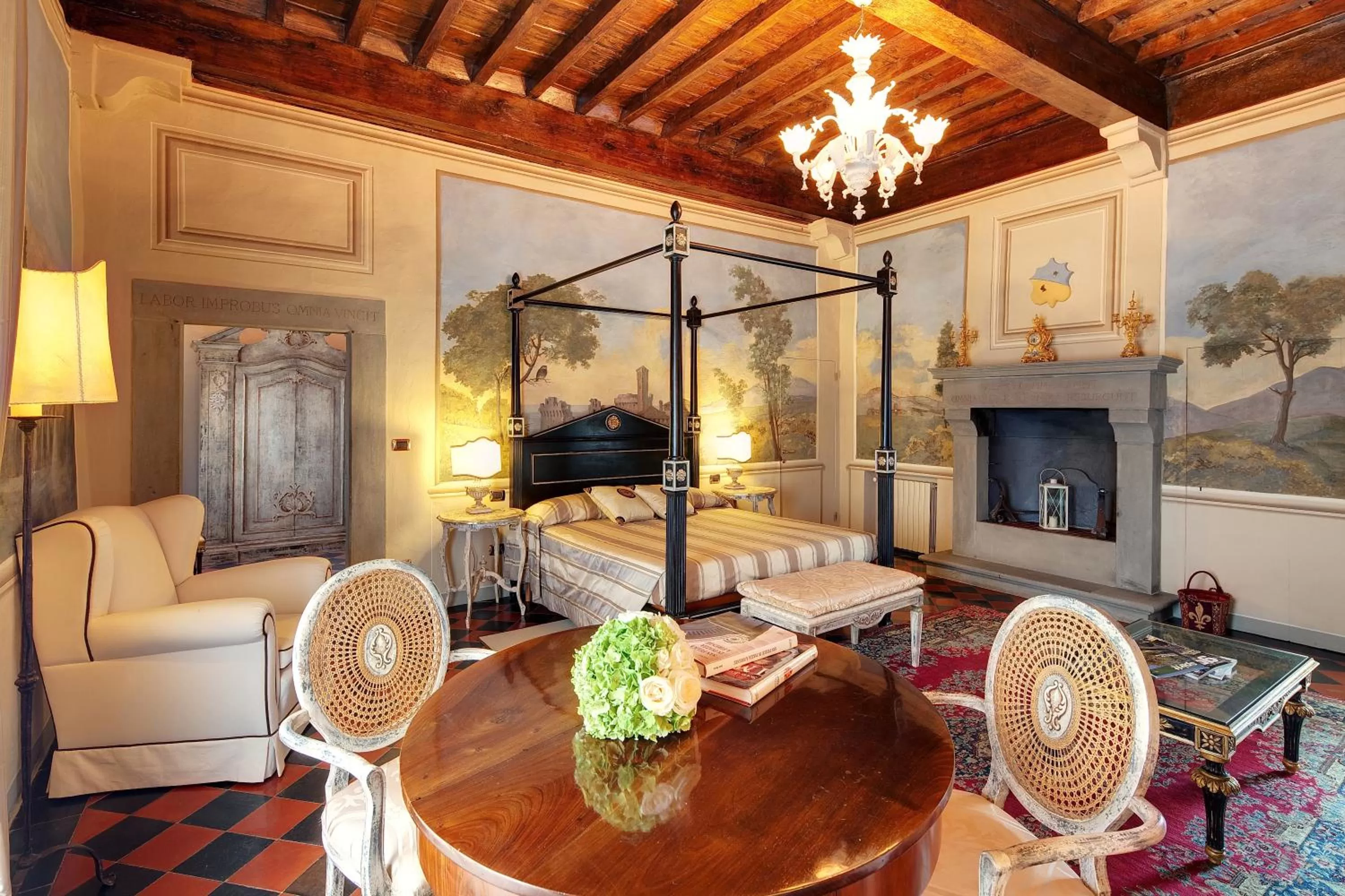 Photo of the whole room in Villa Il Sasso - Dimora d'Epoca