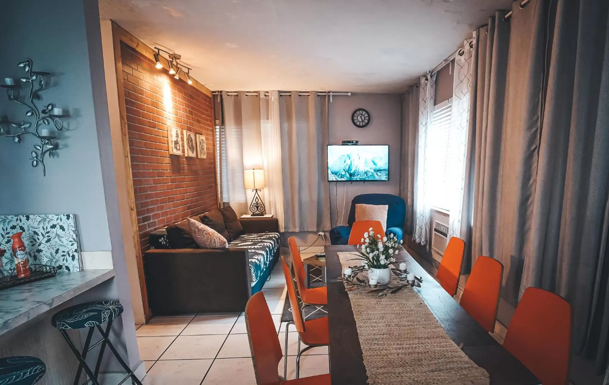 TV and multimedia in Hollywood Light Haven Lodge