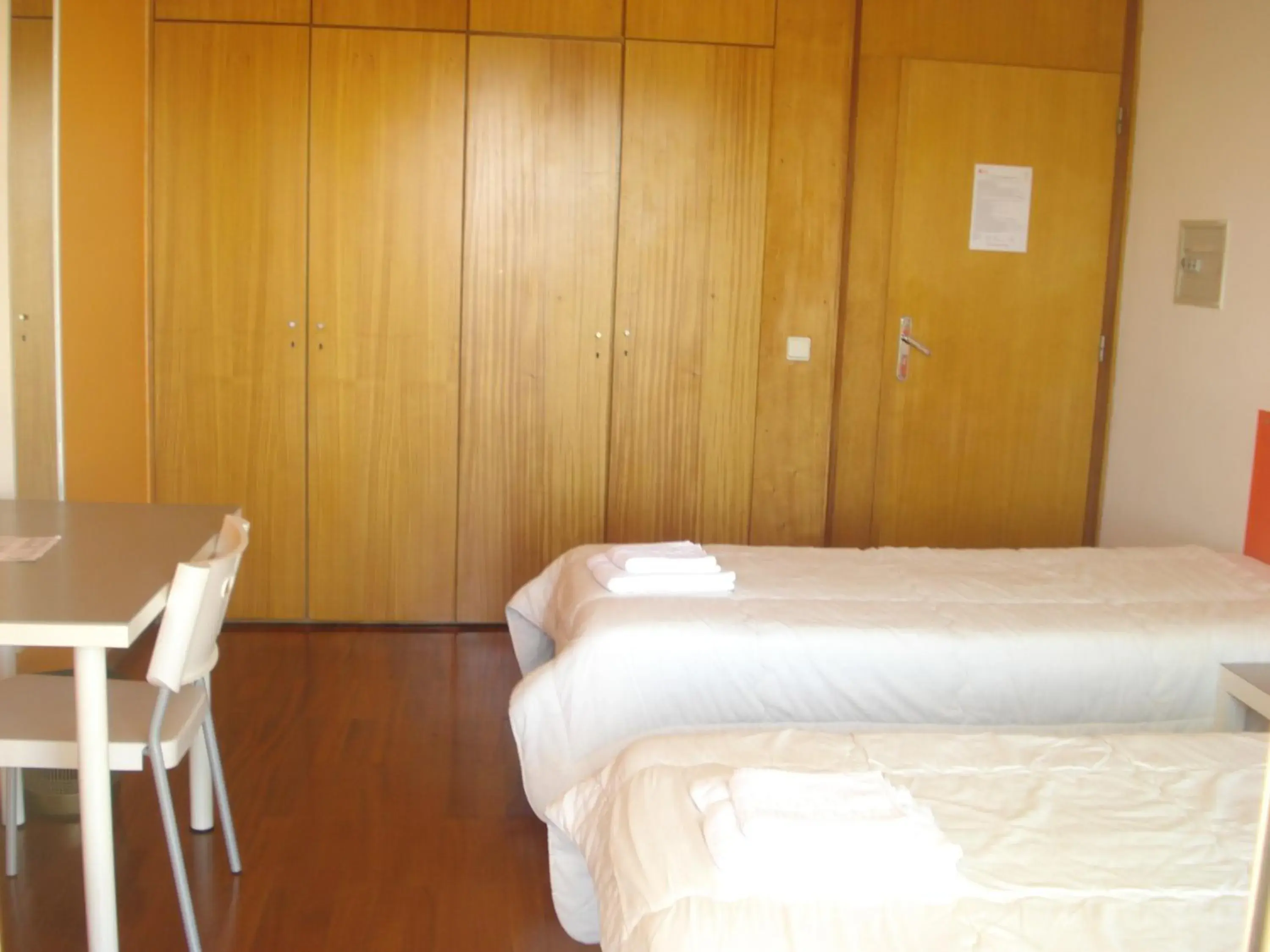 Bedroom, Bed in HI Porto - Pousada de Juventude