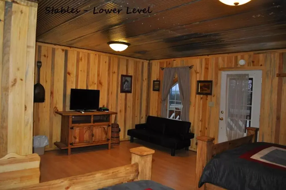 Deluxe Double Room with Bath in Diamonds Old West Deluxe Double Room with Bath in Diamonds Old West