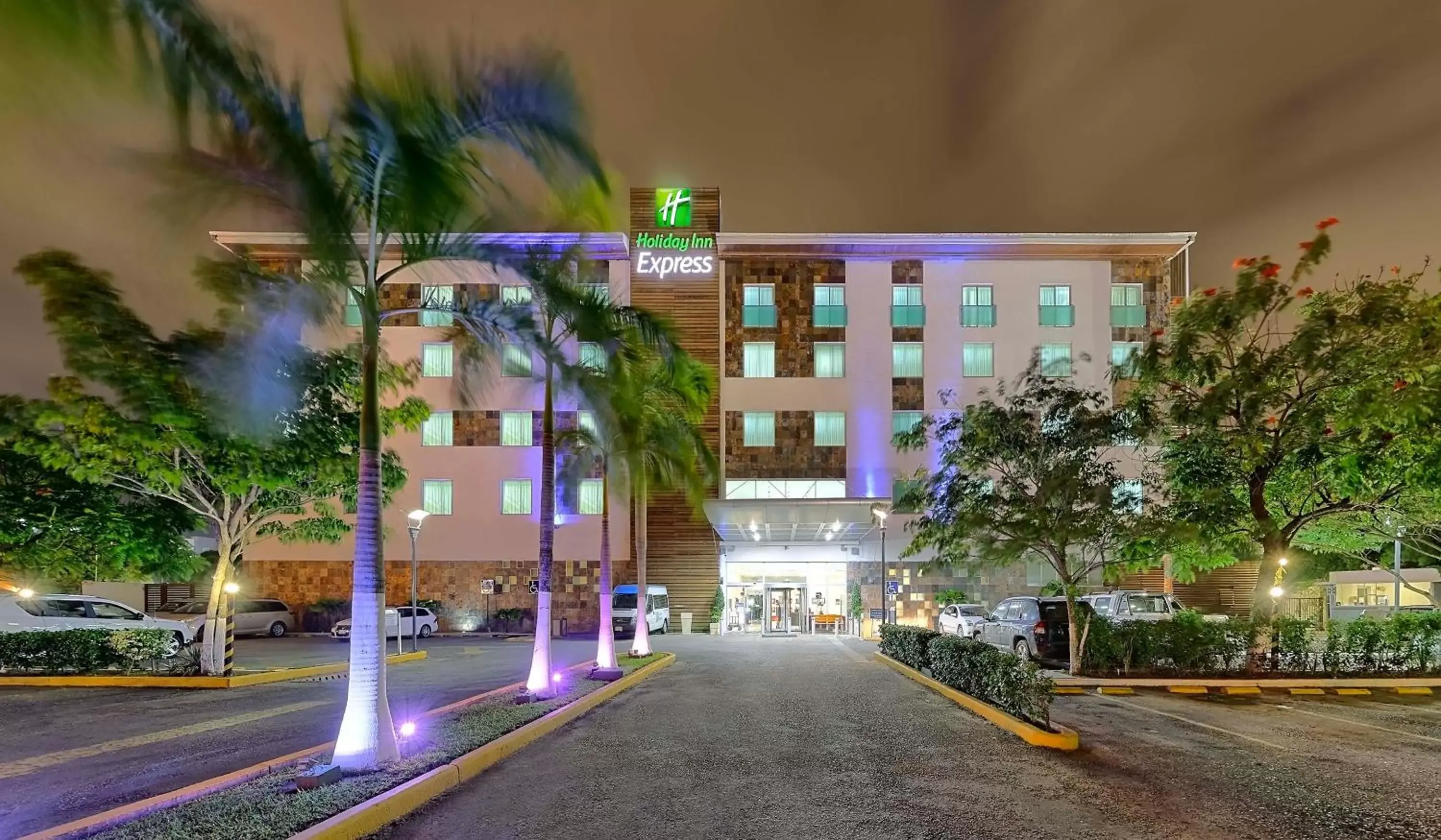 Property Building in Holiday Inn Express Villahermosa, an IHG Hotel