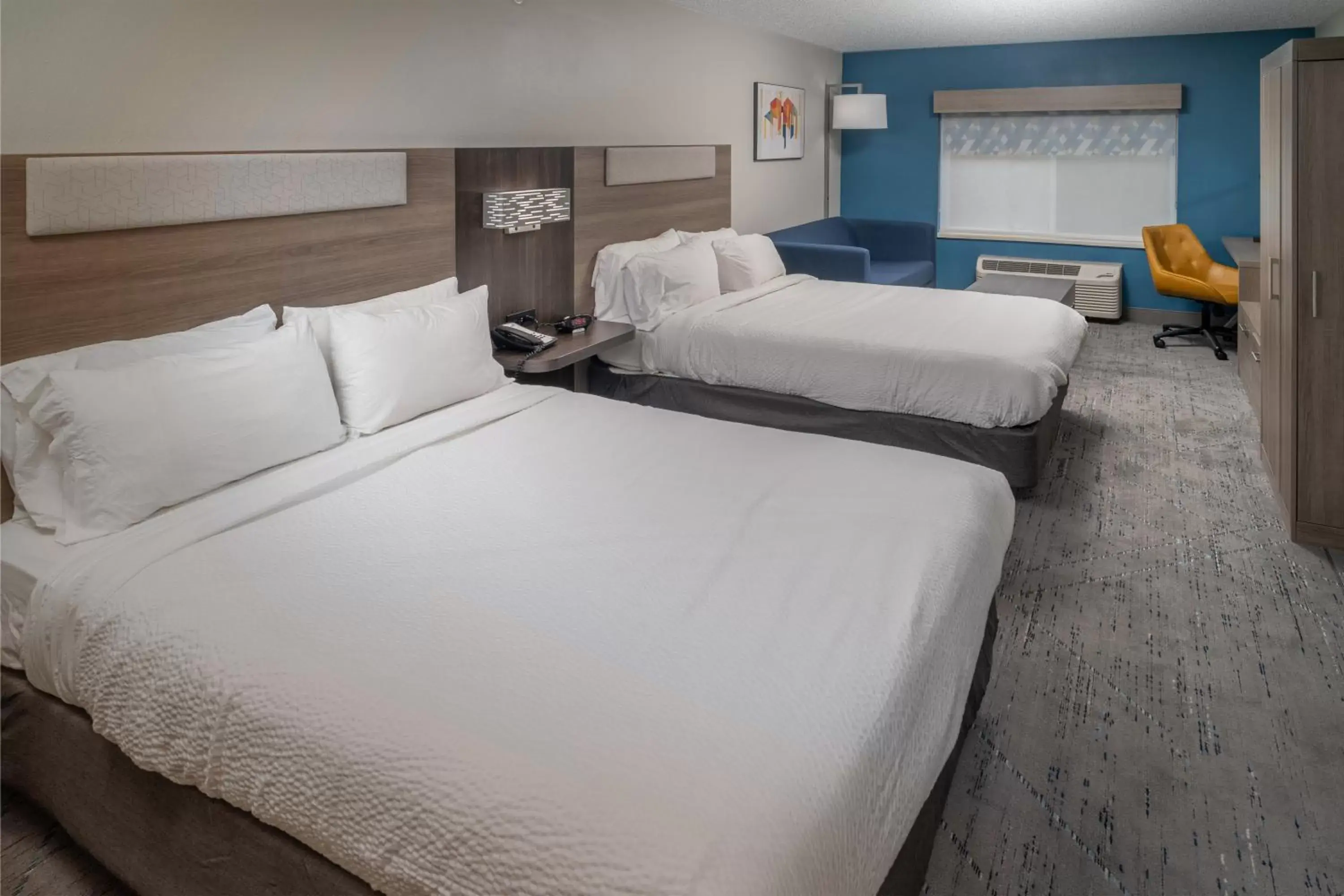 Queen Room with Two Queen Beds - Non-Smoking in Holiday Inn Express - Charleston/Kanawha City by IHG Queen Room with Two Queen Beds - Non-Smoking in Holiday Inn Express - Charleston/Kanawha City by IHG