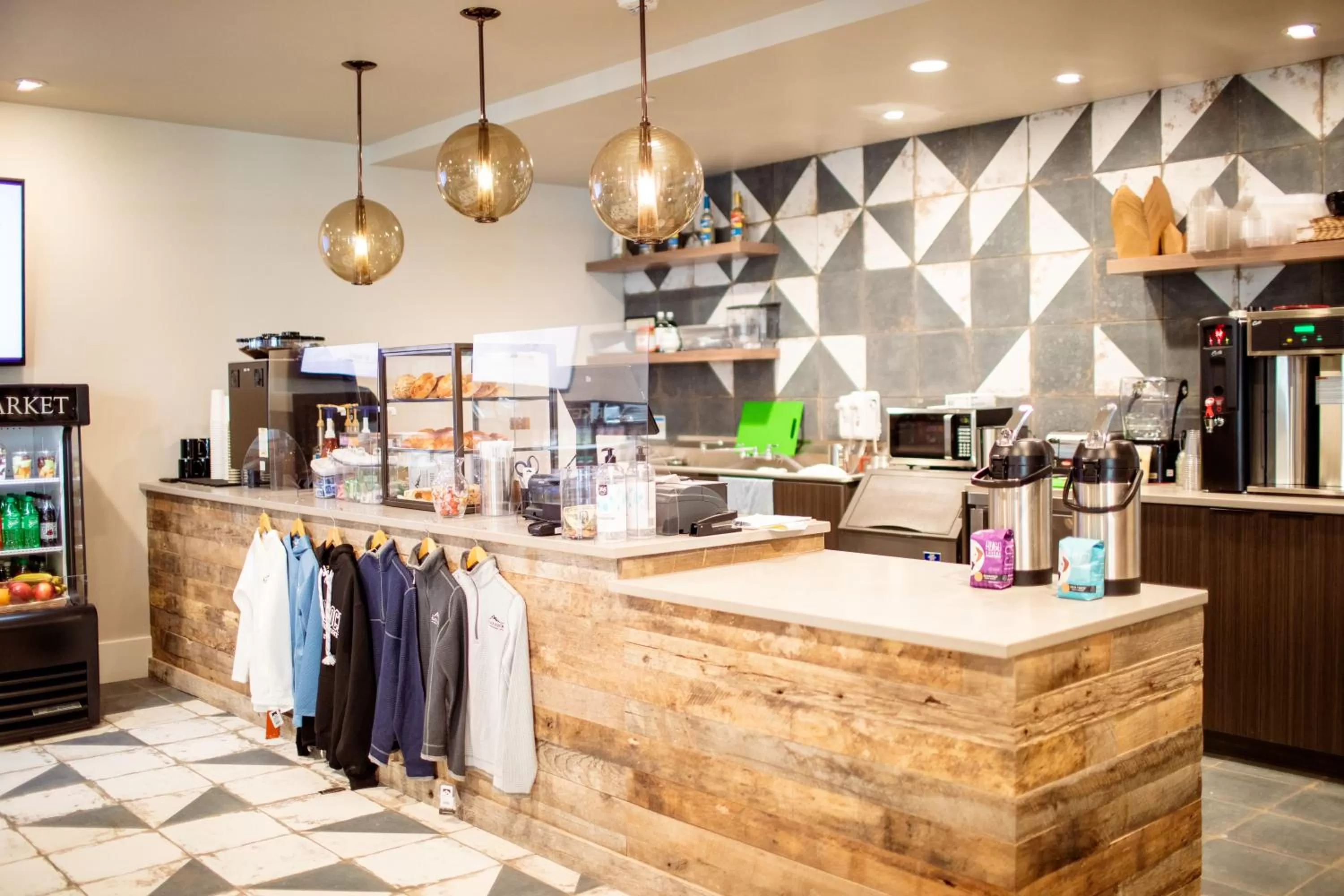 Restaurant/places to eat in Black Rock Mountain Resort