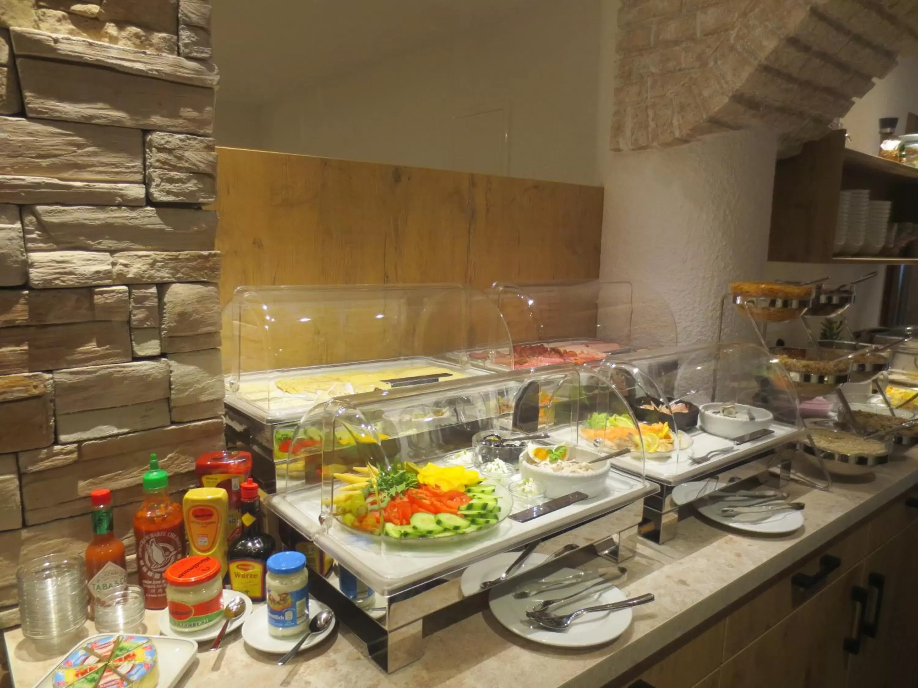 Buffet breakfast, Food in Hotel Alp Inn