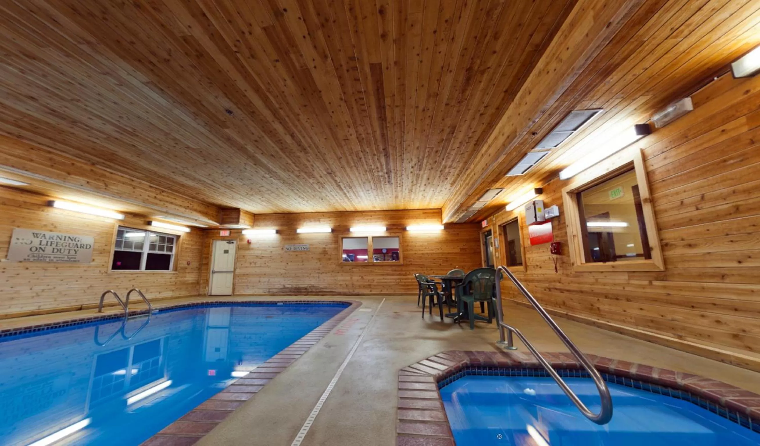 Swimming pool in Country Inn & Suites by Radisson, Kearney, NE