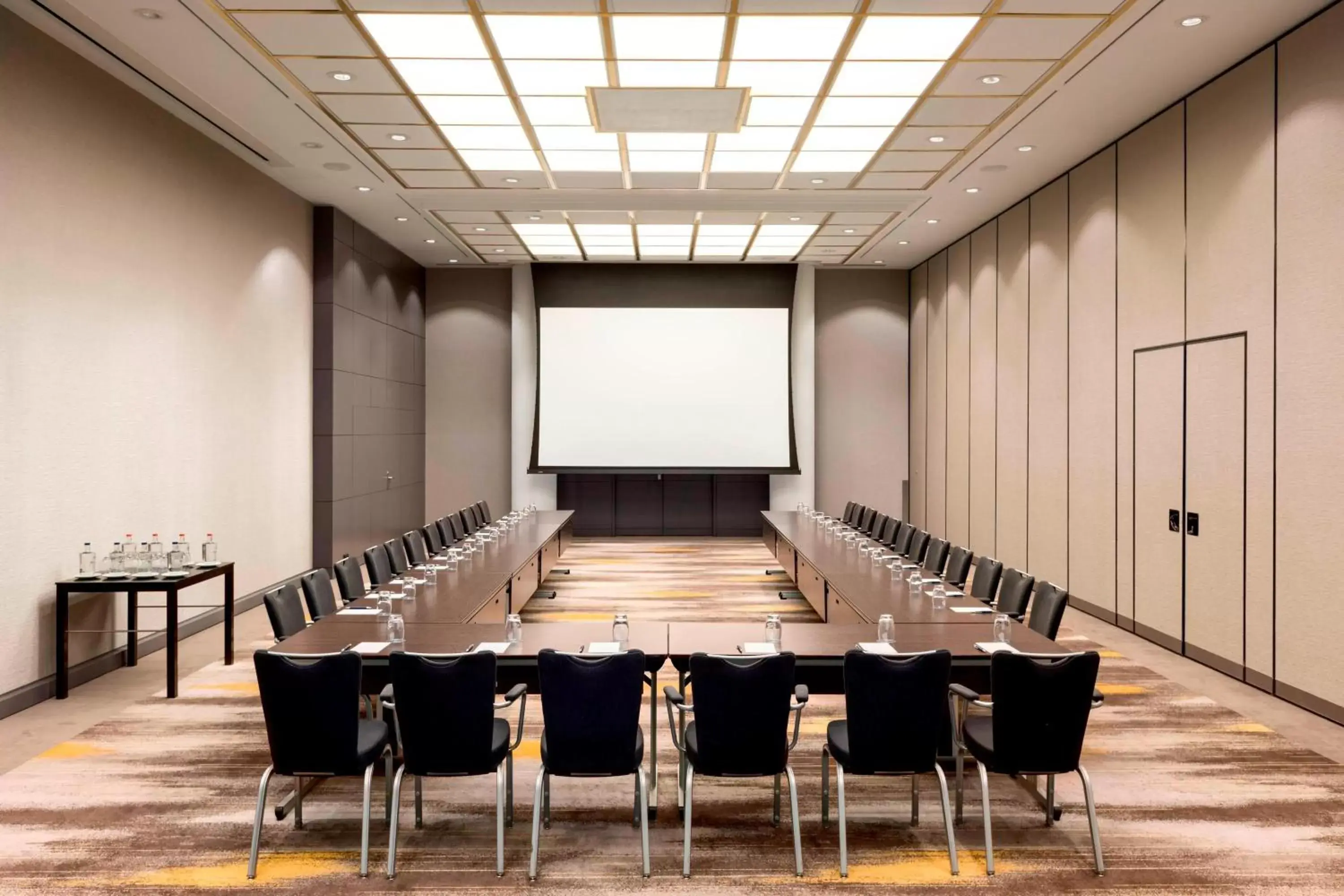 Meeting/conference room in Sheraton Amsterdam Airport Hotel and Conference Center