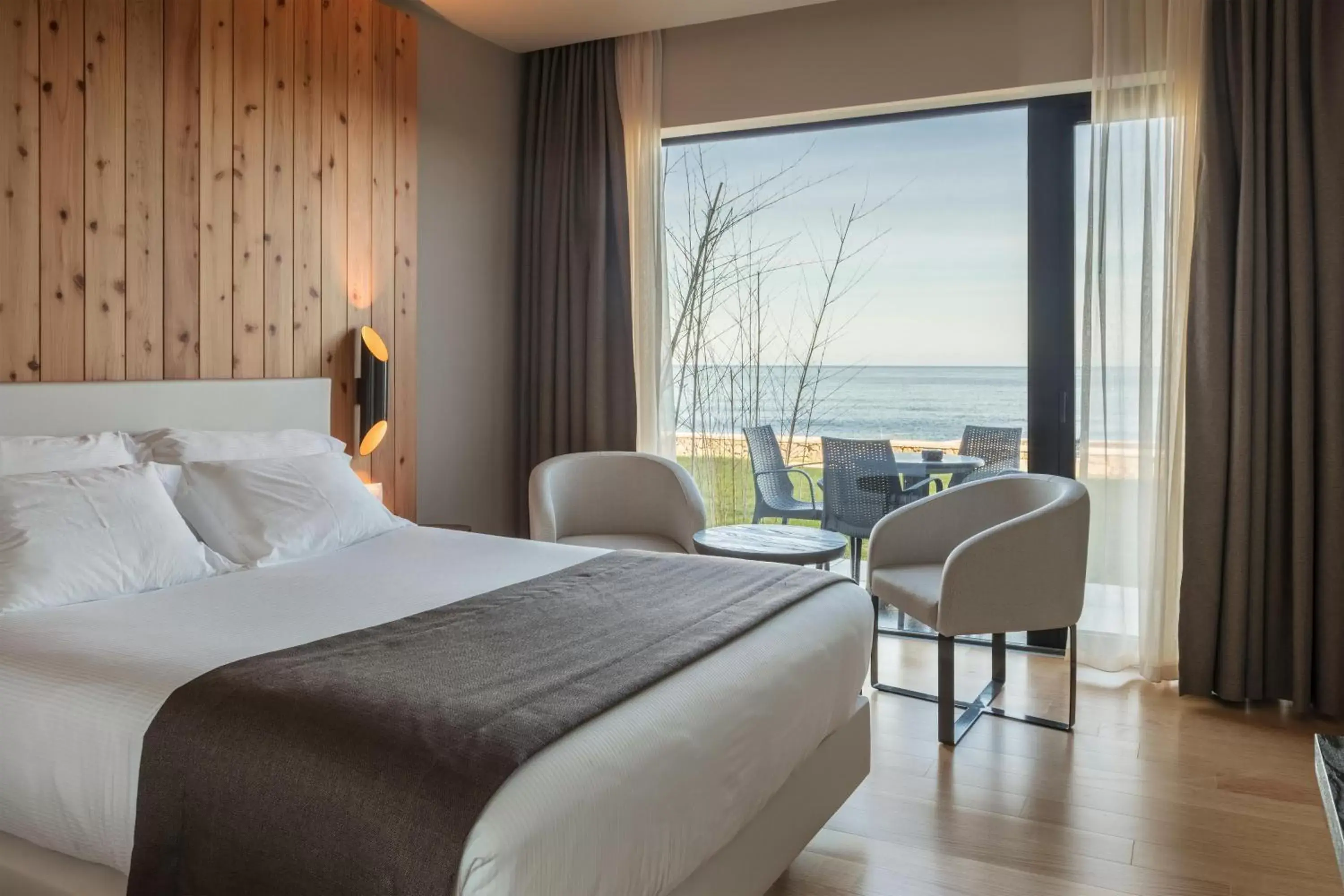 Bed in Pedras do Mar Resort & Spa