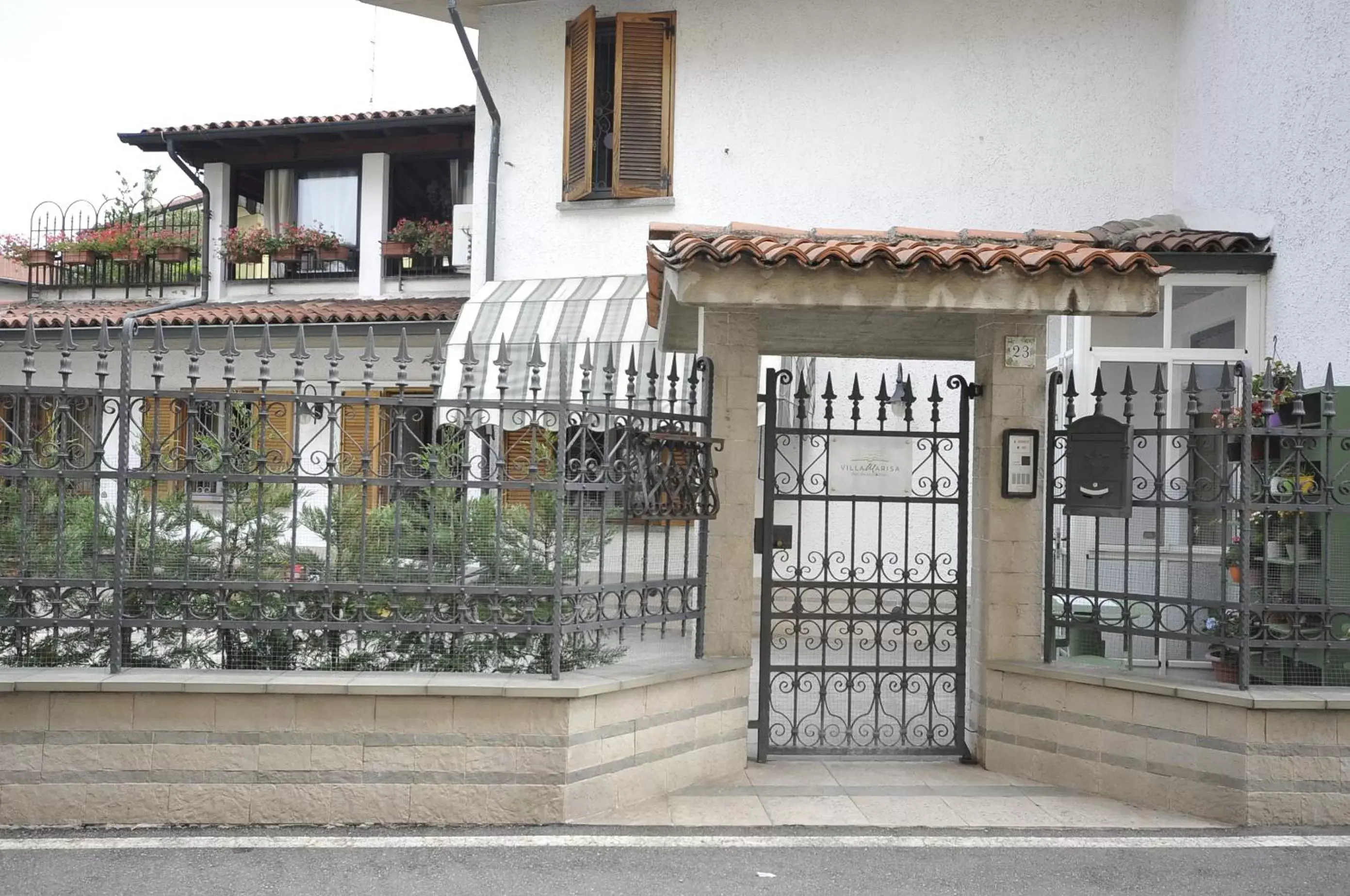 Property Building in Villa Marisa