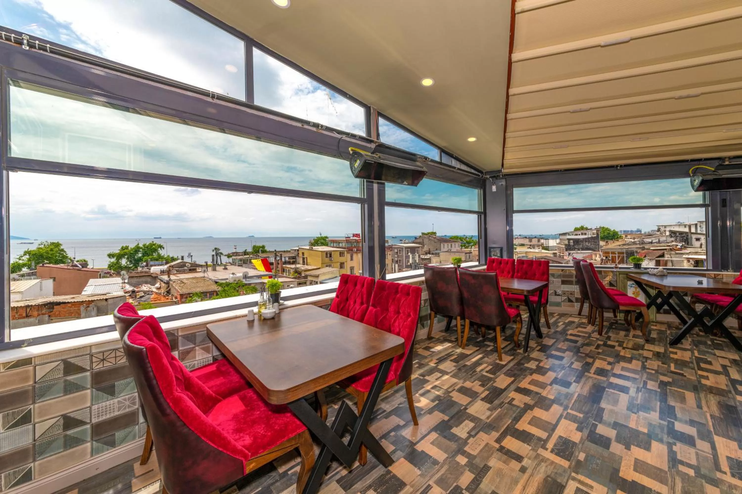 Restaurant/places to eat in Golden Sand Hotel