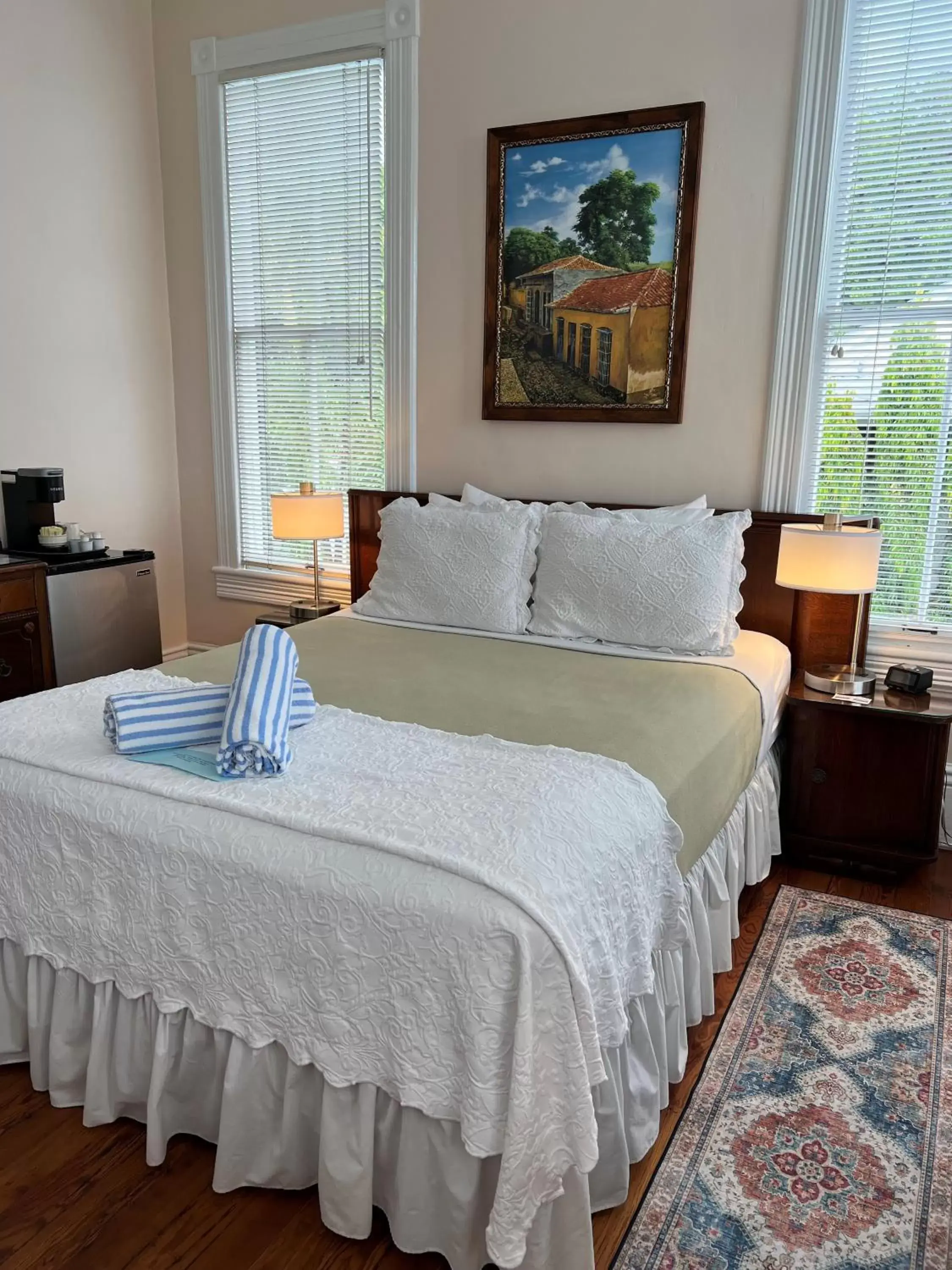 Bed in The Conch House Heritage Inn