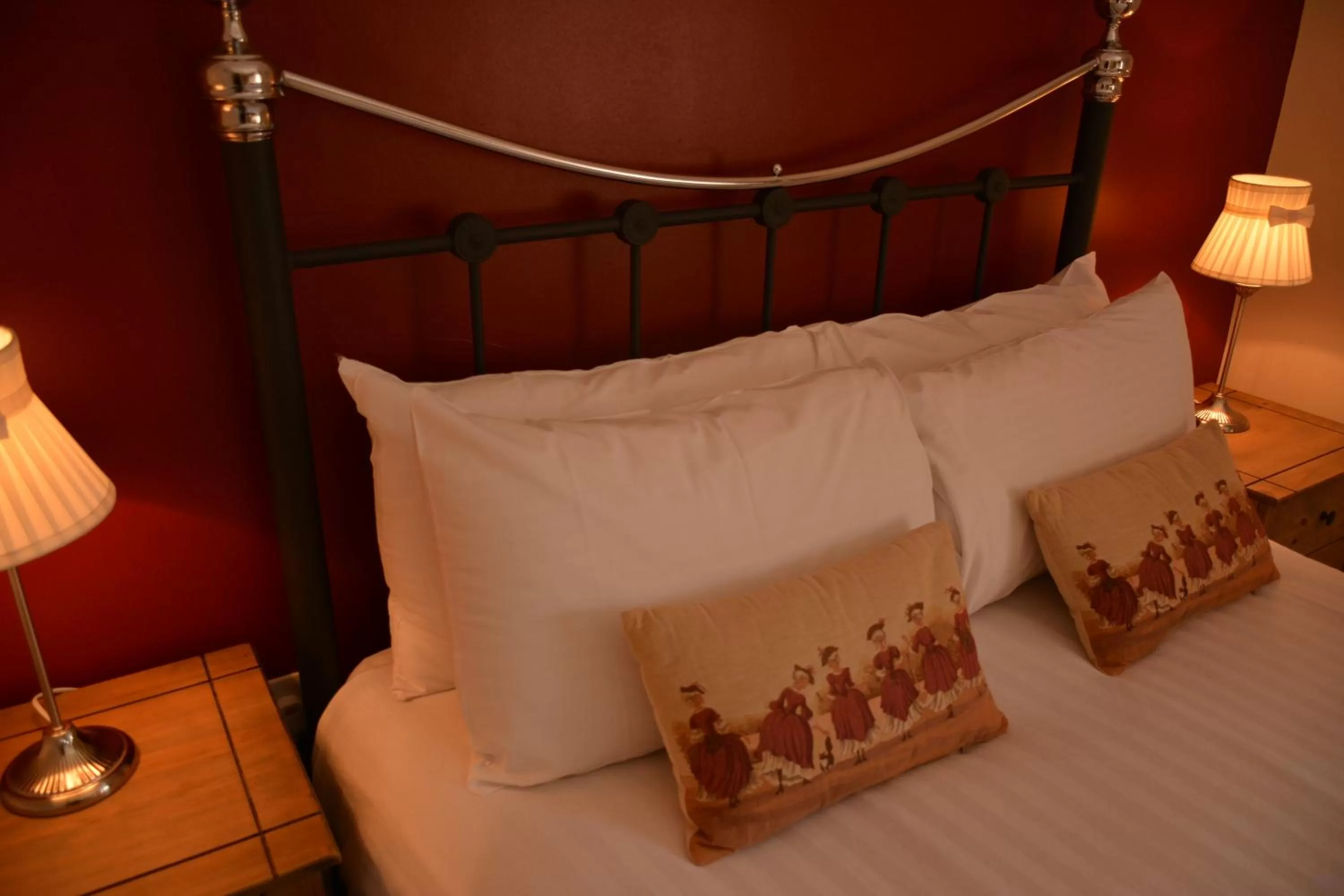 Decorative detail, Bed in The Rose & Crown York