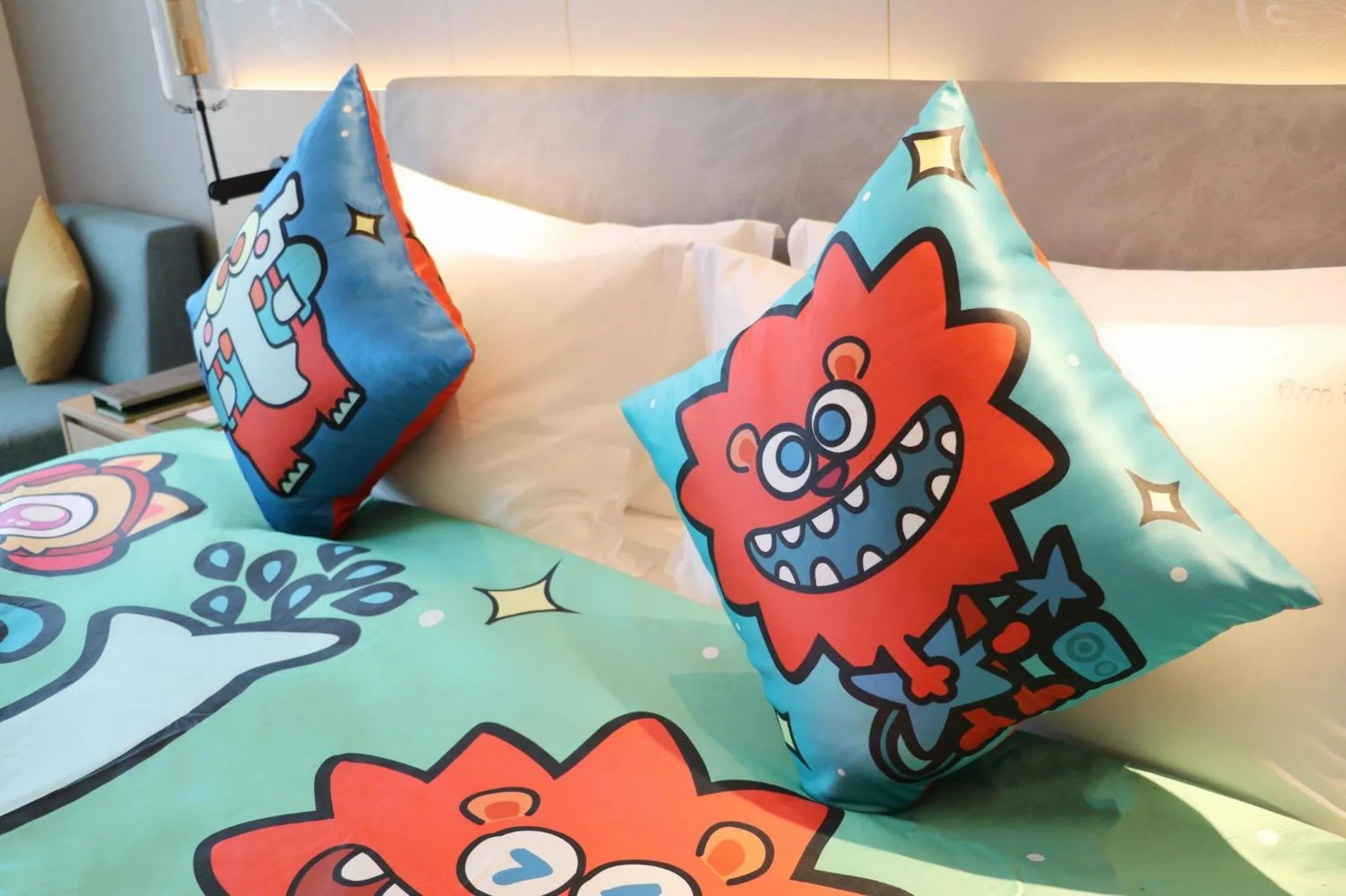 Photo of the whole room, Bed in Holiday Inn Guiyang City Center by IHG