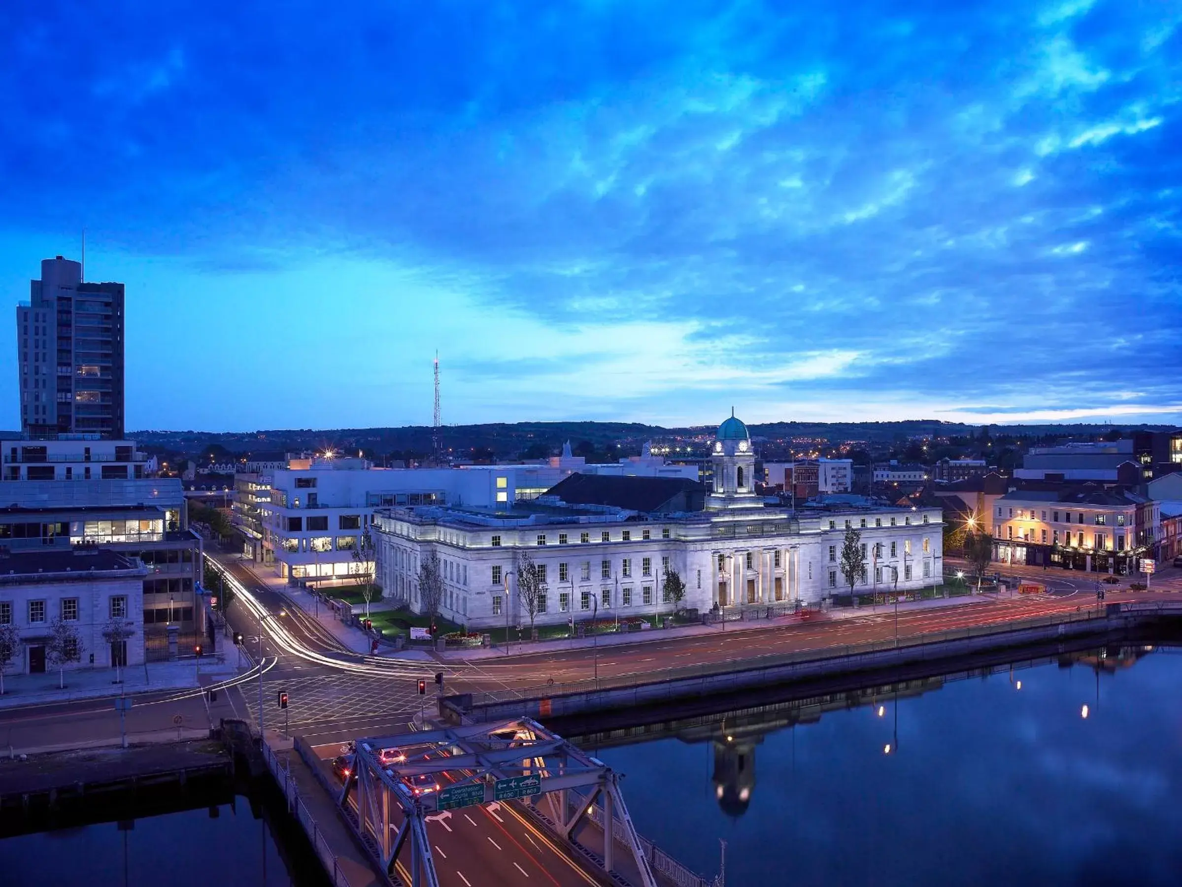 Neighbourhood in Clayton Hotel Cork City