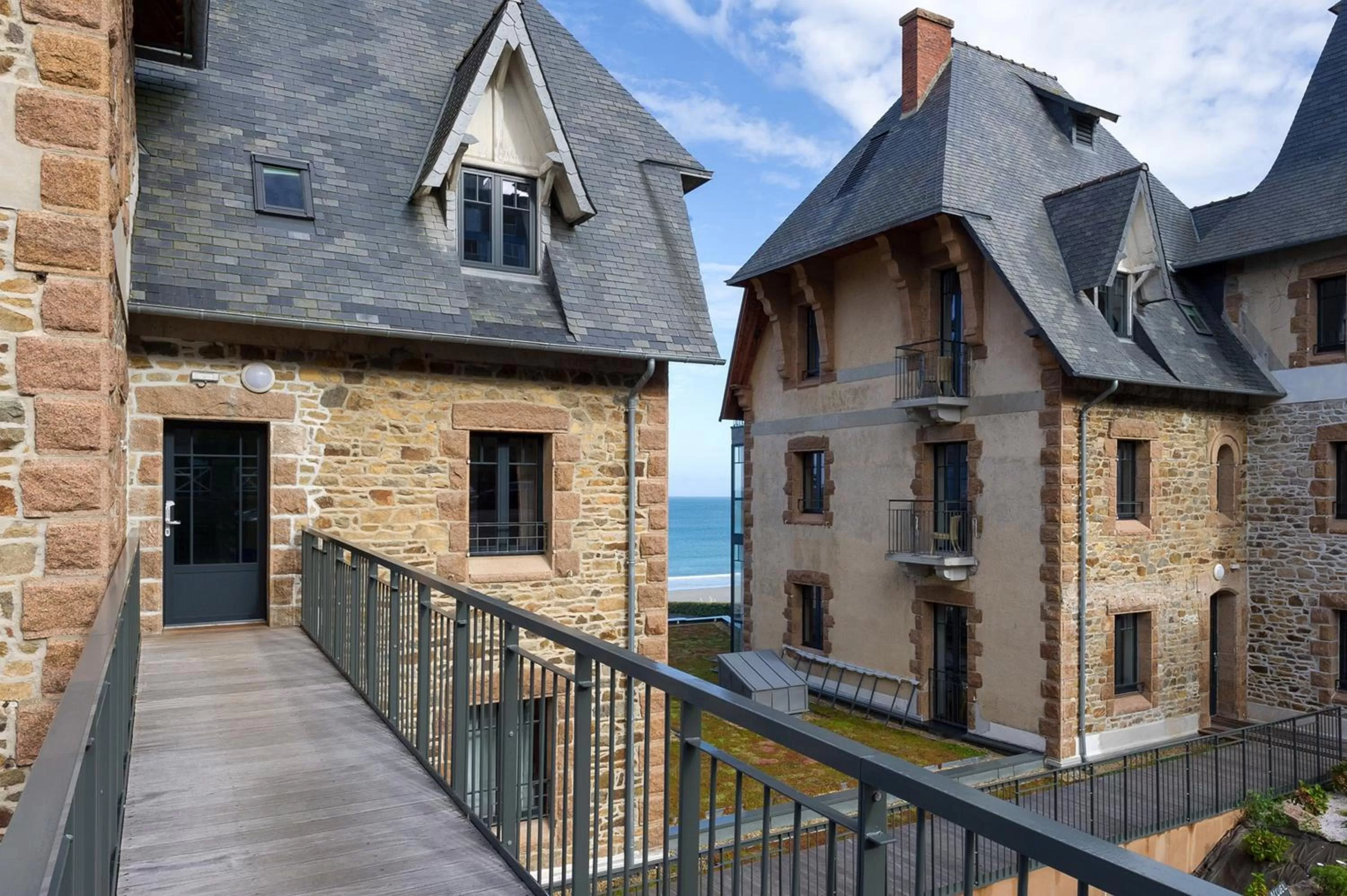 Facade/entrance in Logis Hôtel Ker Mor
