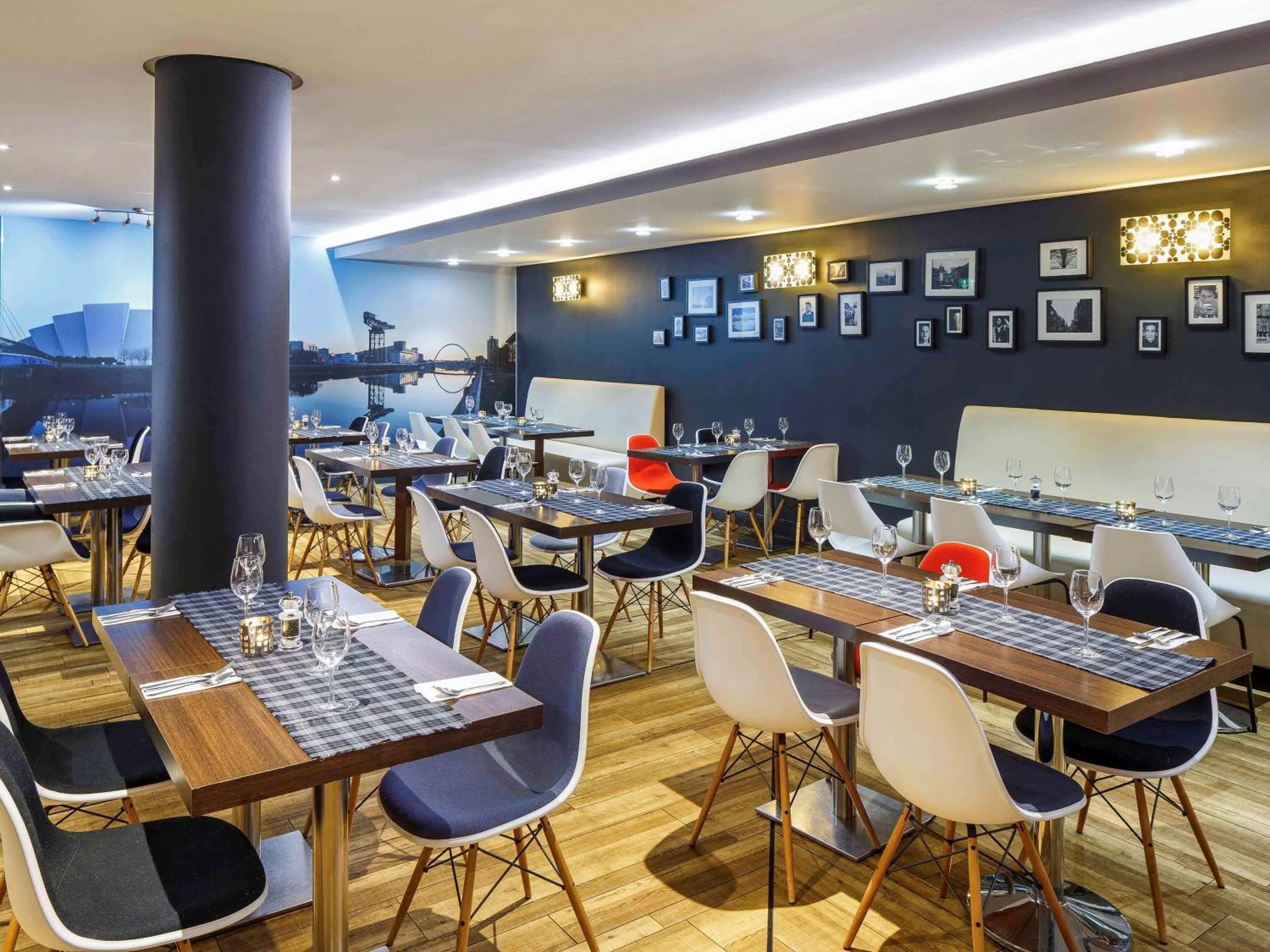 Restaurant/places to eat in ibis Glasgow City Centre – Sauchiehall St