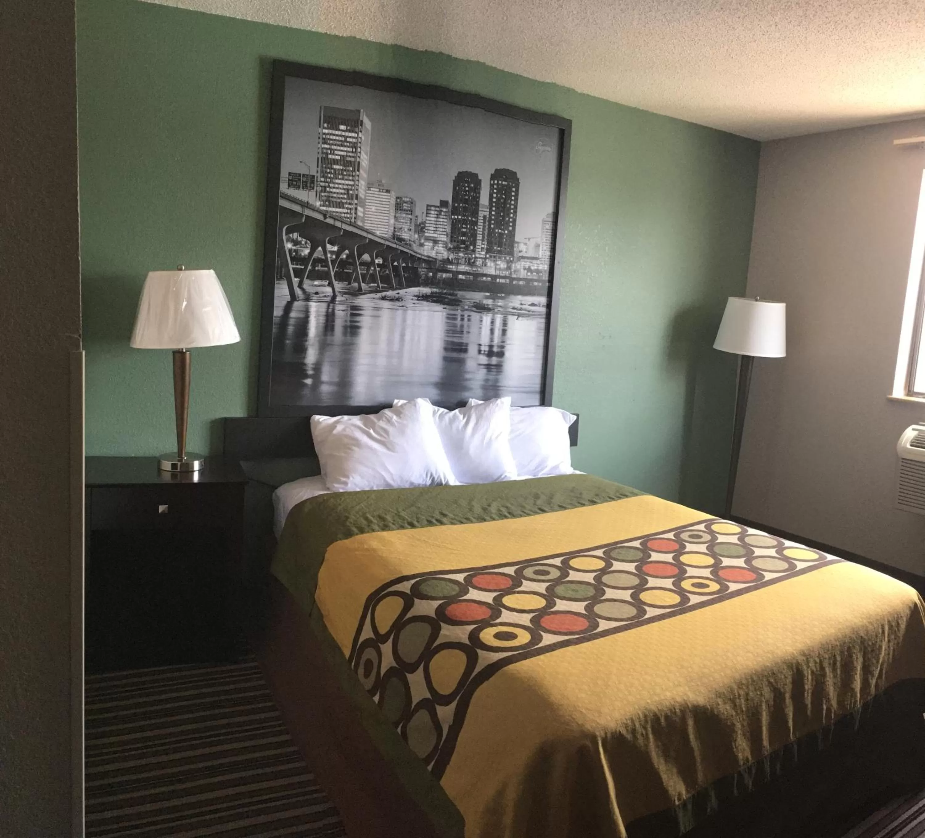 Bed in Super 8 by Wyndham Richmond Midlothian Turnpike
