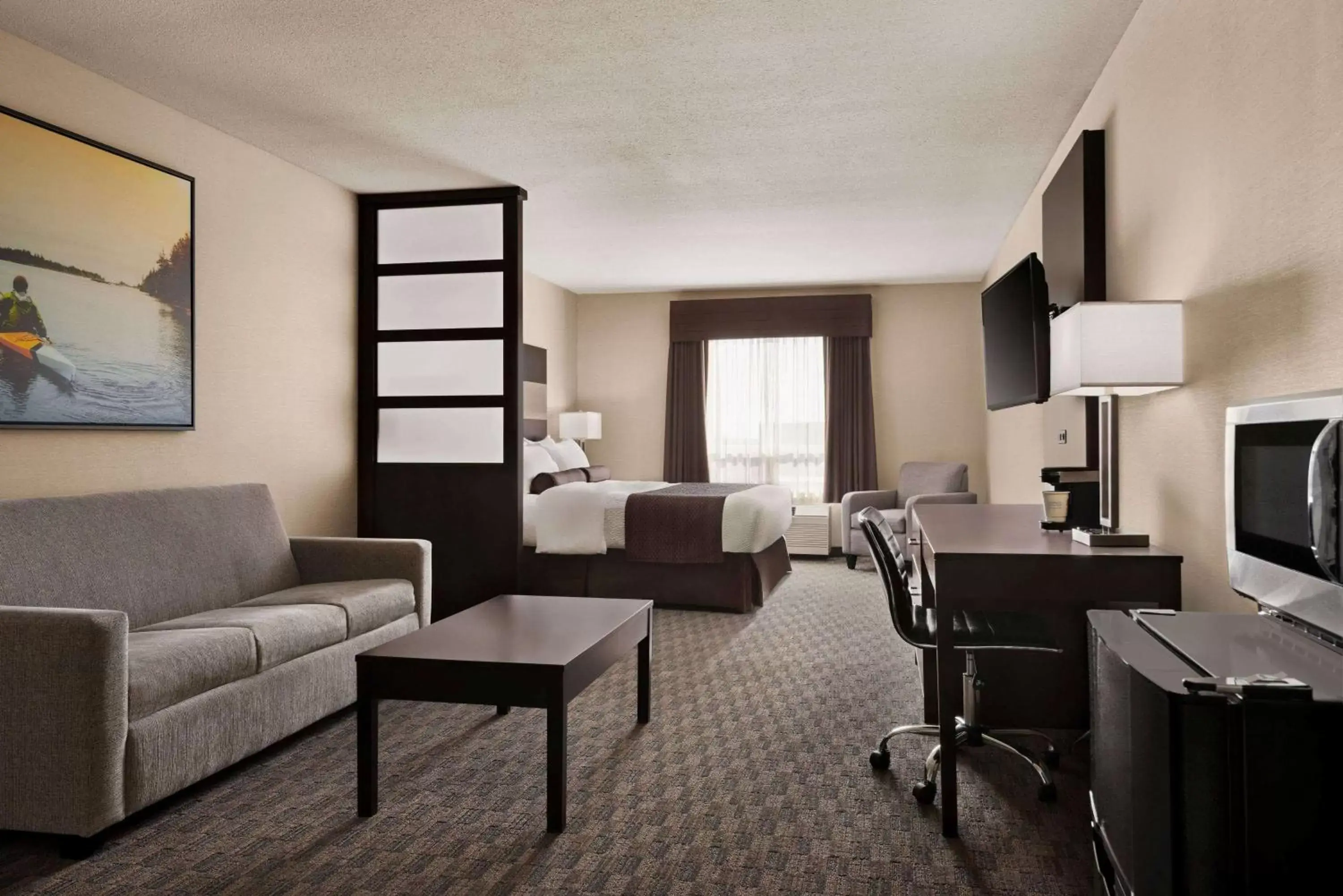 Photo of the whole room, Seating Area in Days Inn by Wyndham Saskatoon