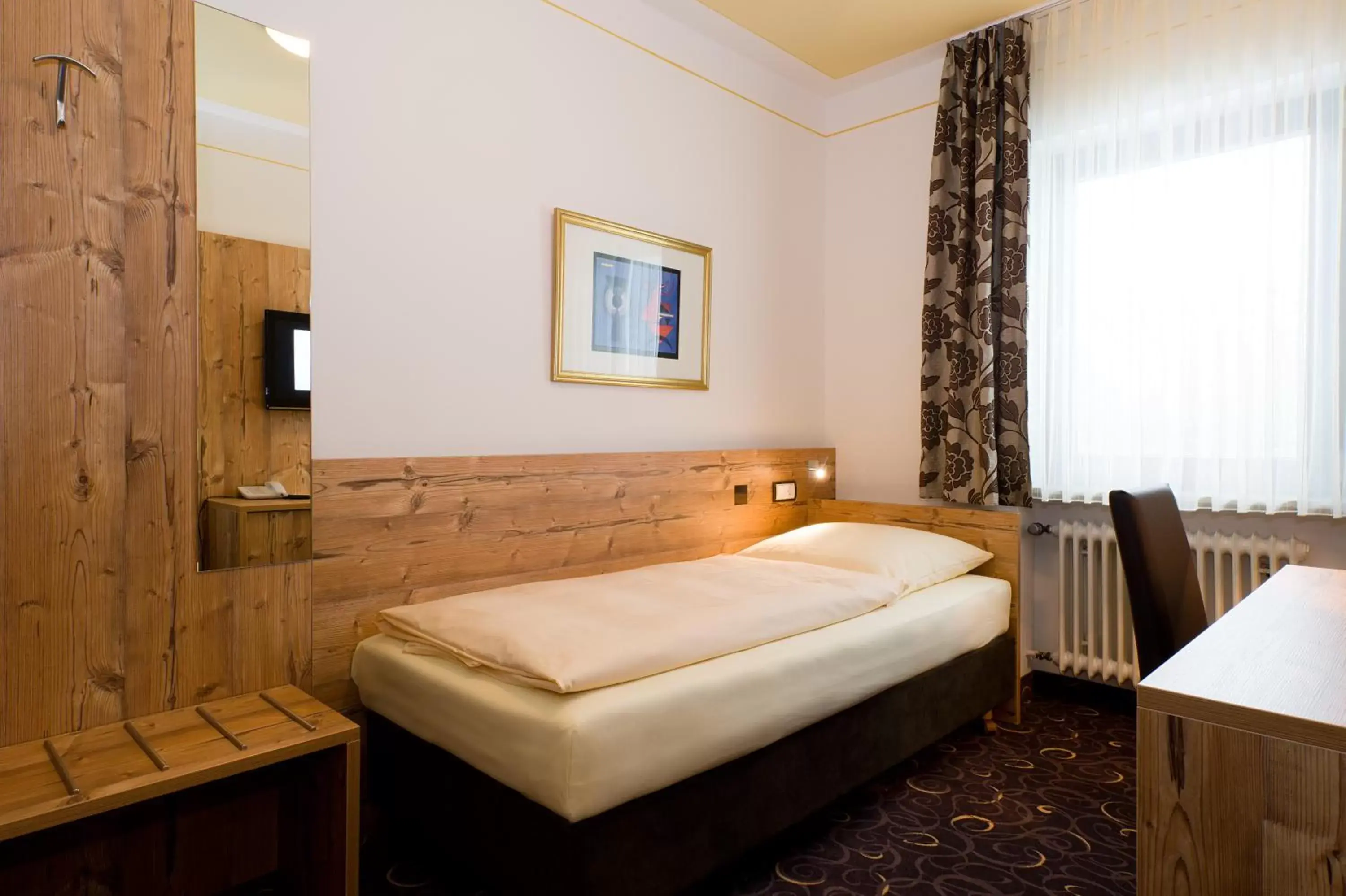 Economy Single Room - single occupancy in Hotel SCHNEIDER Economy Single Room - single occupancy in Hotel SCHNEIDER