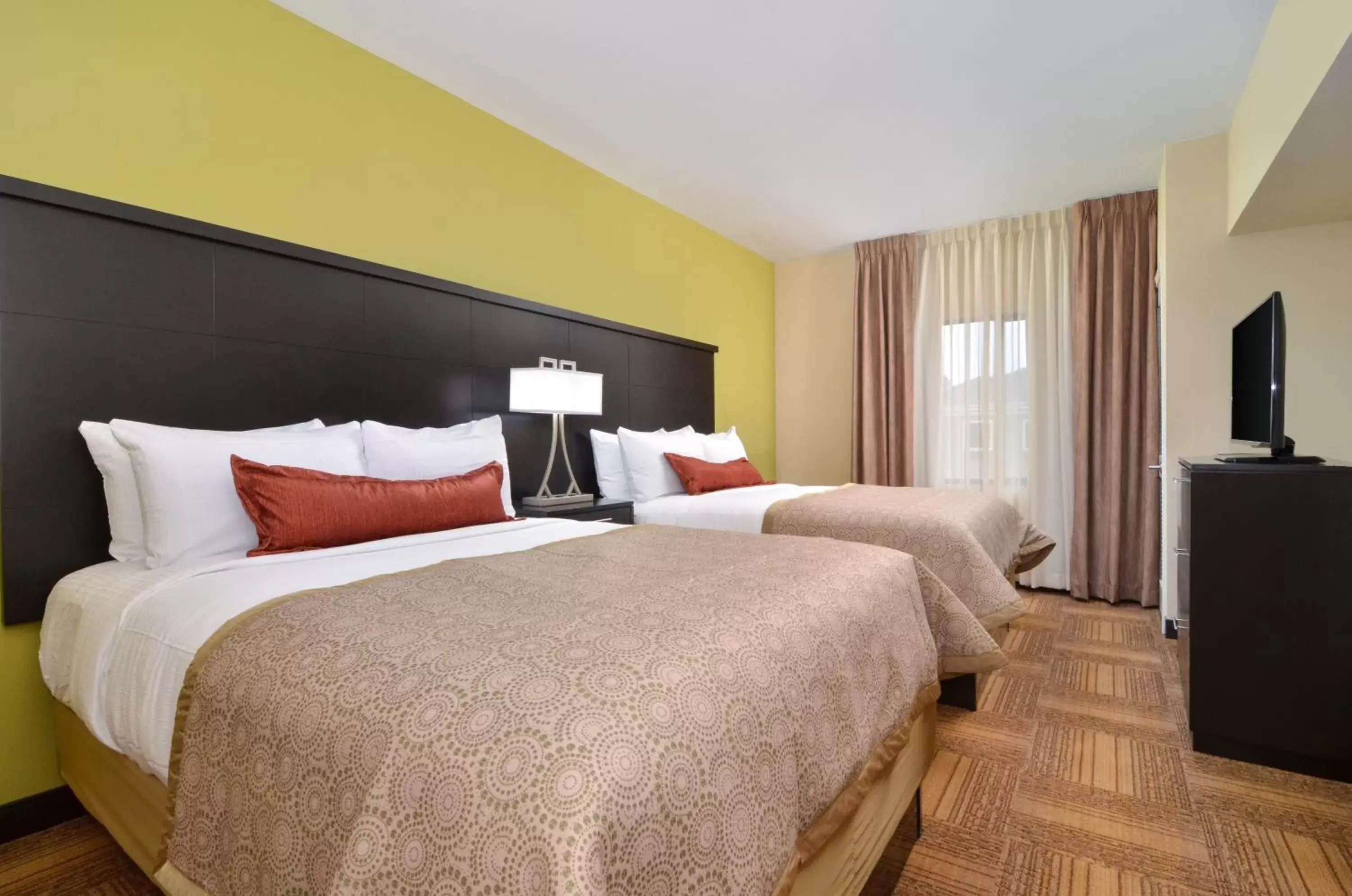 Photo of the whole room, Bed in Staybridge Suites Tomball by IHG Photo of the whole room, Bed in Staybridge Suites Tomball by IHG