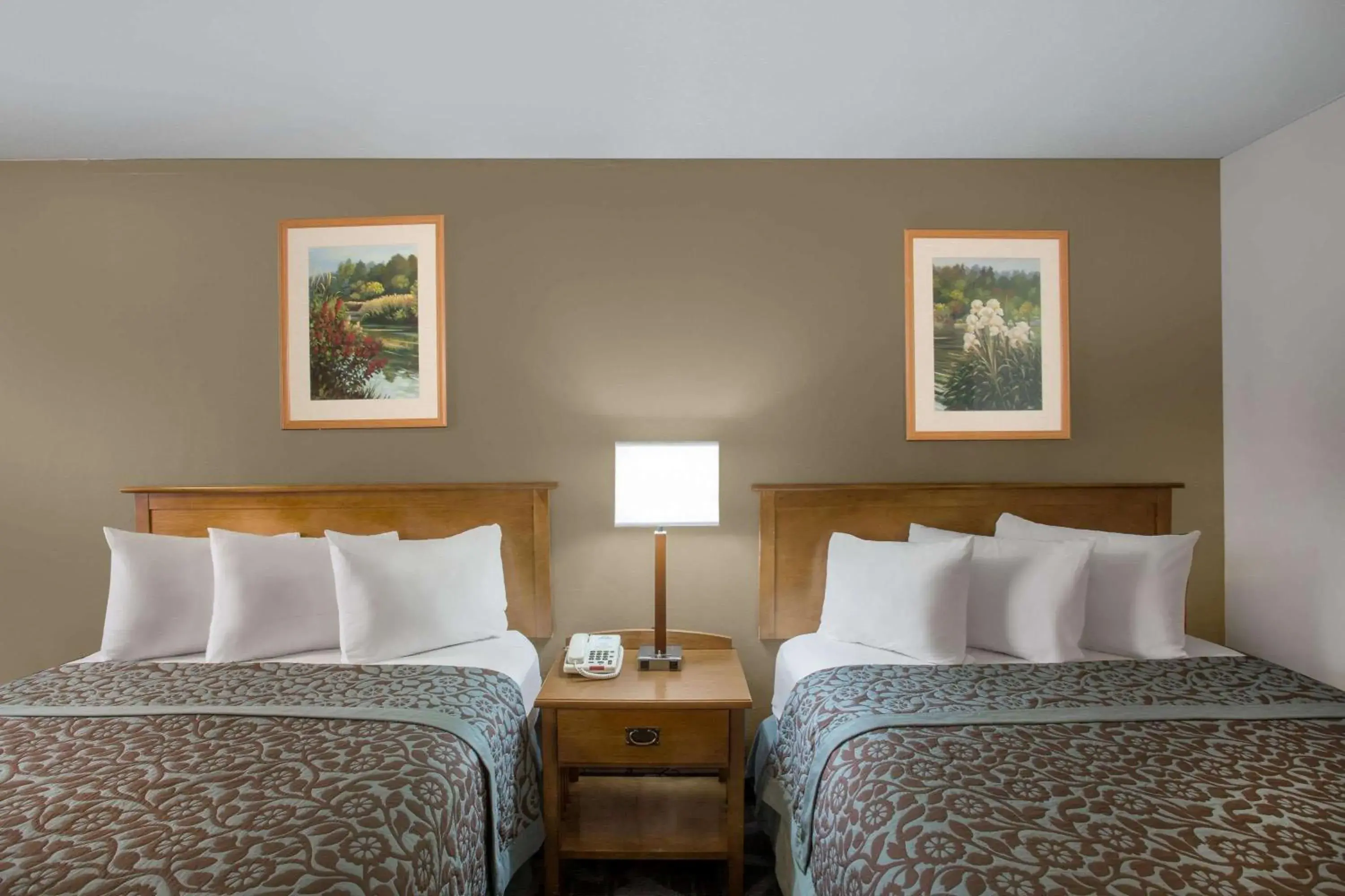 Photo of the whole room, Bed in Days Inn by Wyndham Provo