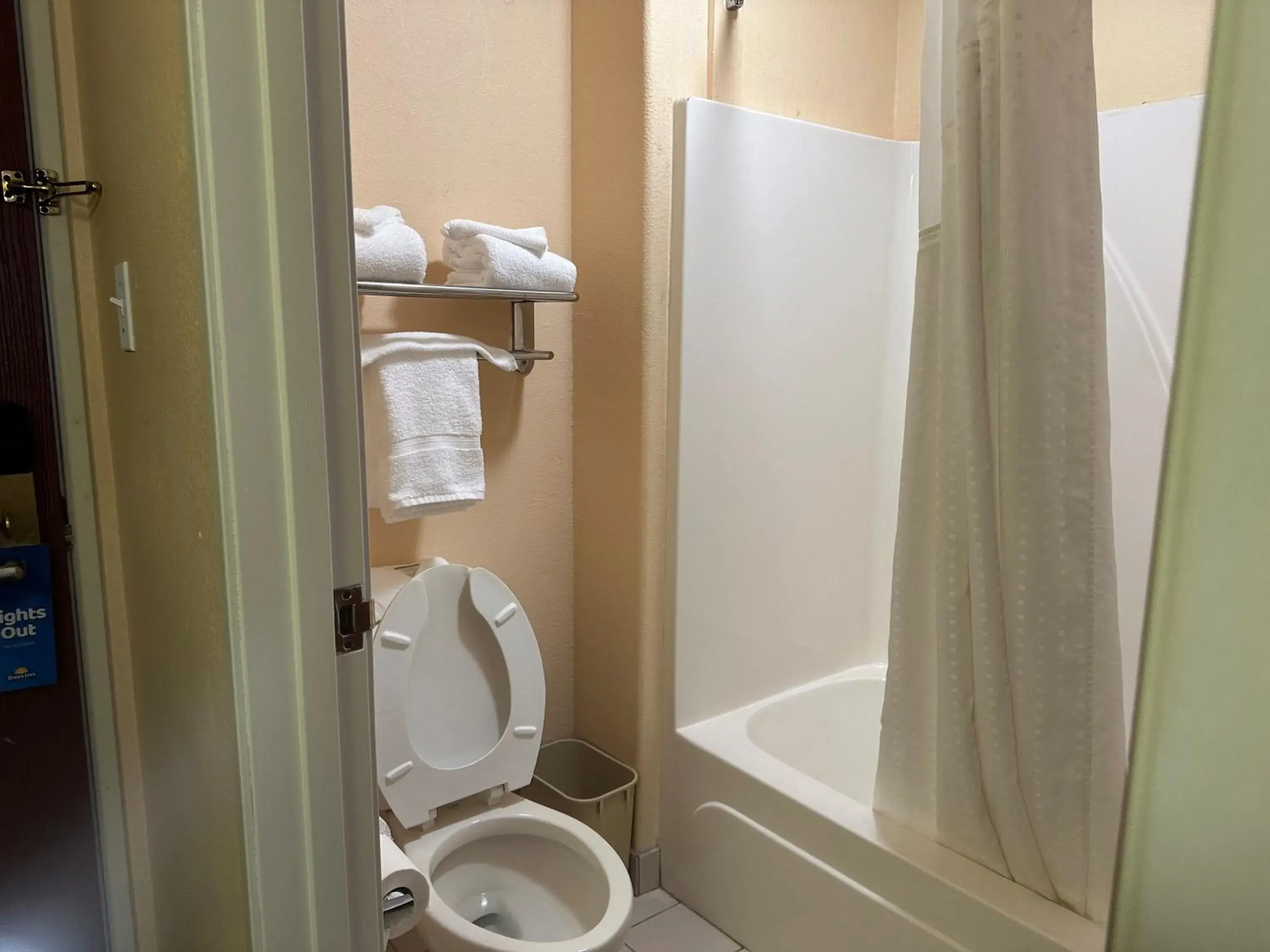 Bathroom in Days Inn & Suites by Wyndham Eunice