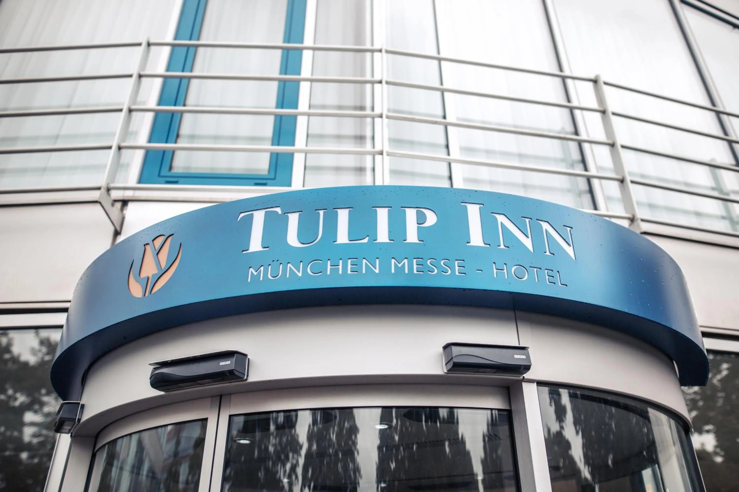 Facade/entrance in Tulip Inn München Messe