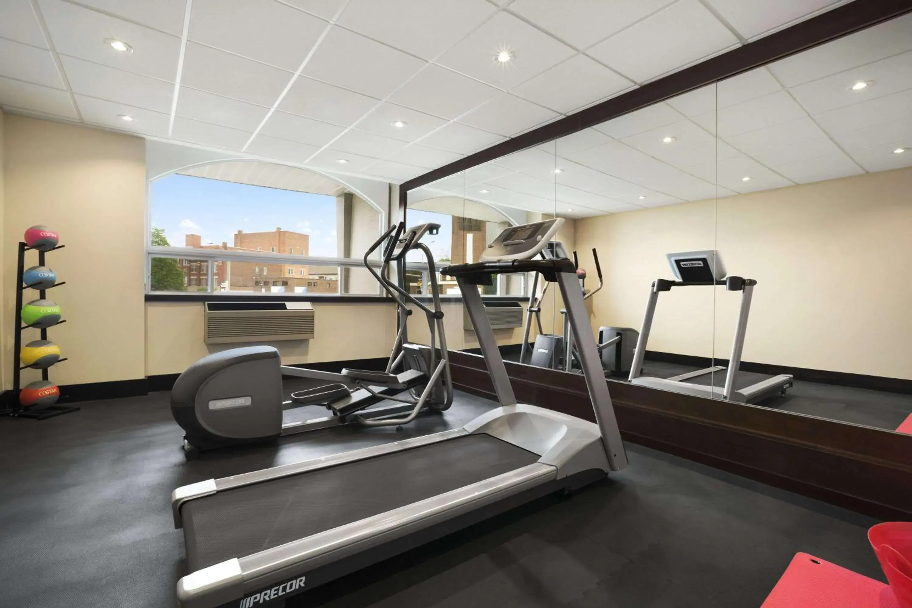 Activities, Fitness Center/Facilities in Days Inn & Suites by Wyndham North Bay Downtown