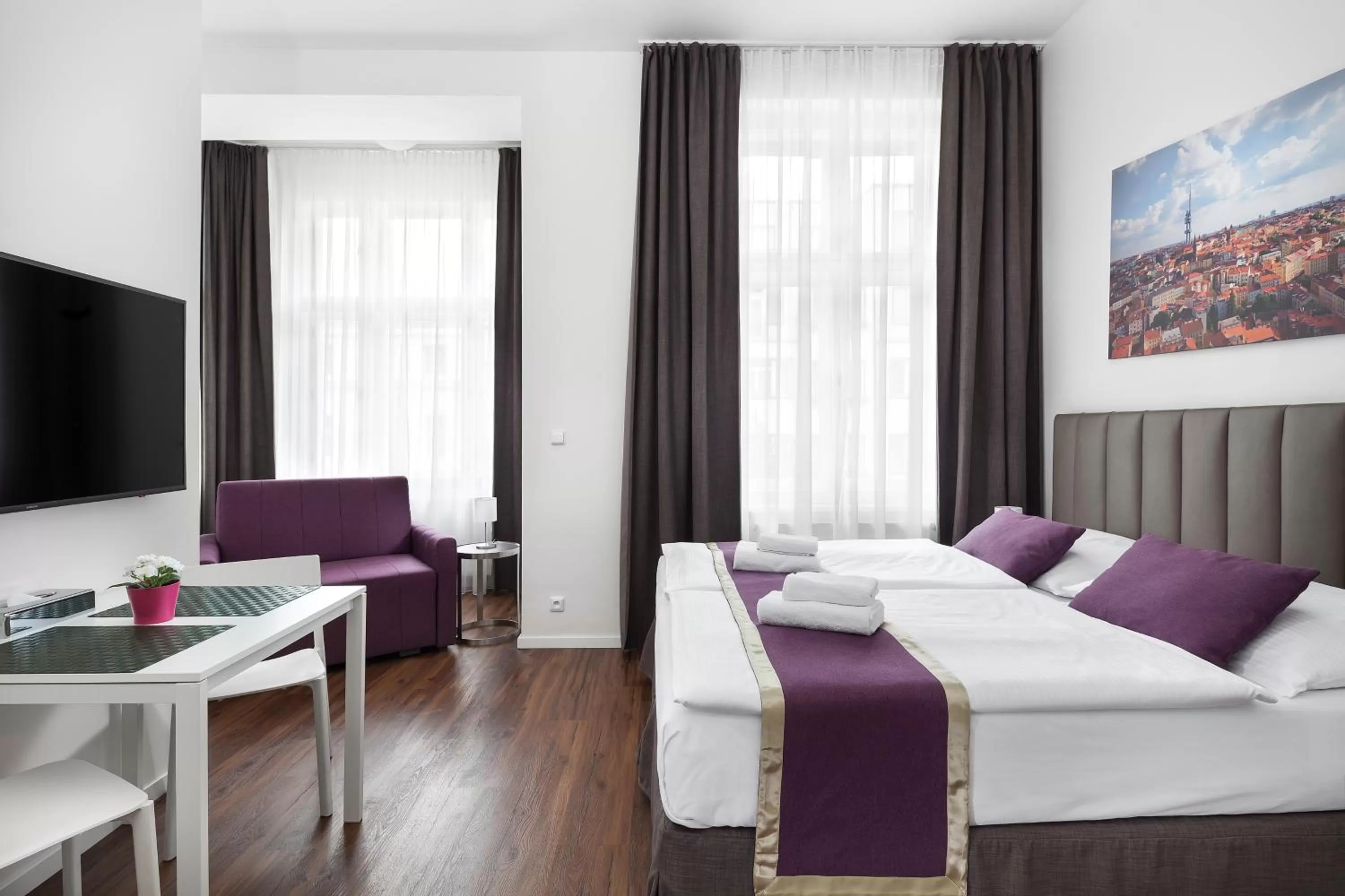 Bed in Elizabeth Suites