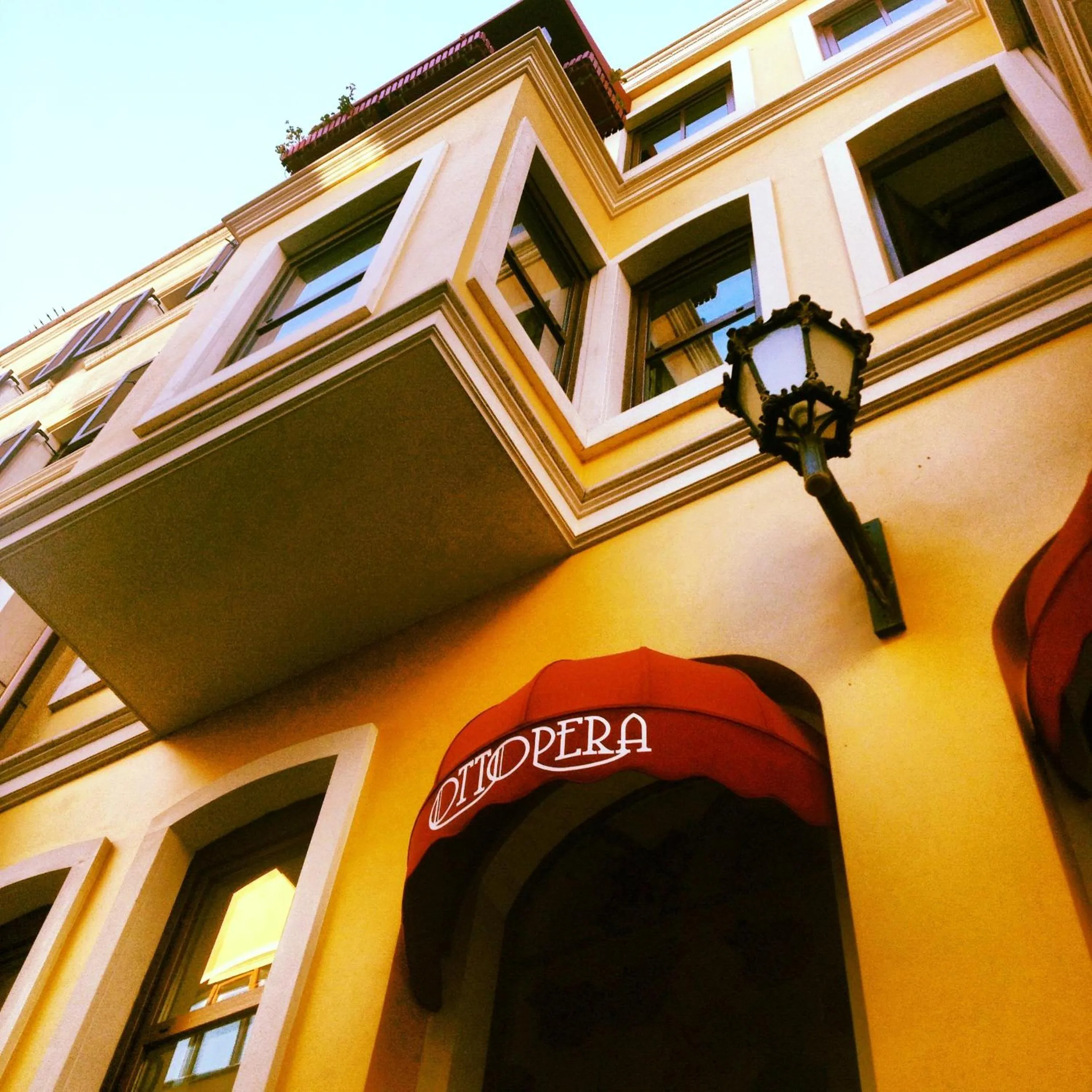 Facade/entrance in Ottopera Hotel