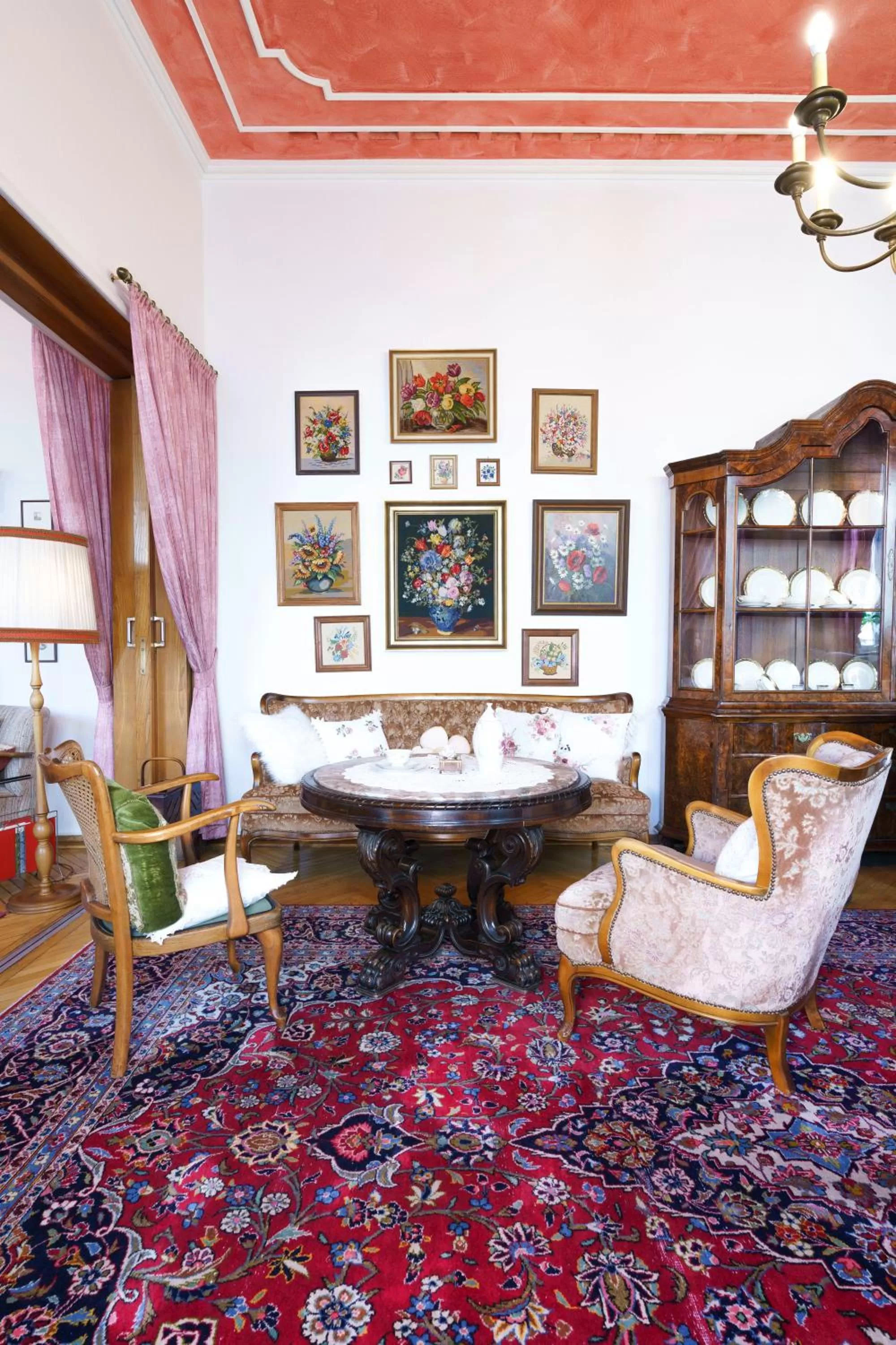 Decorative detail, Seating Area in Tante ALMA's Hotel Lasthaus am Ring