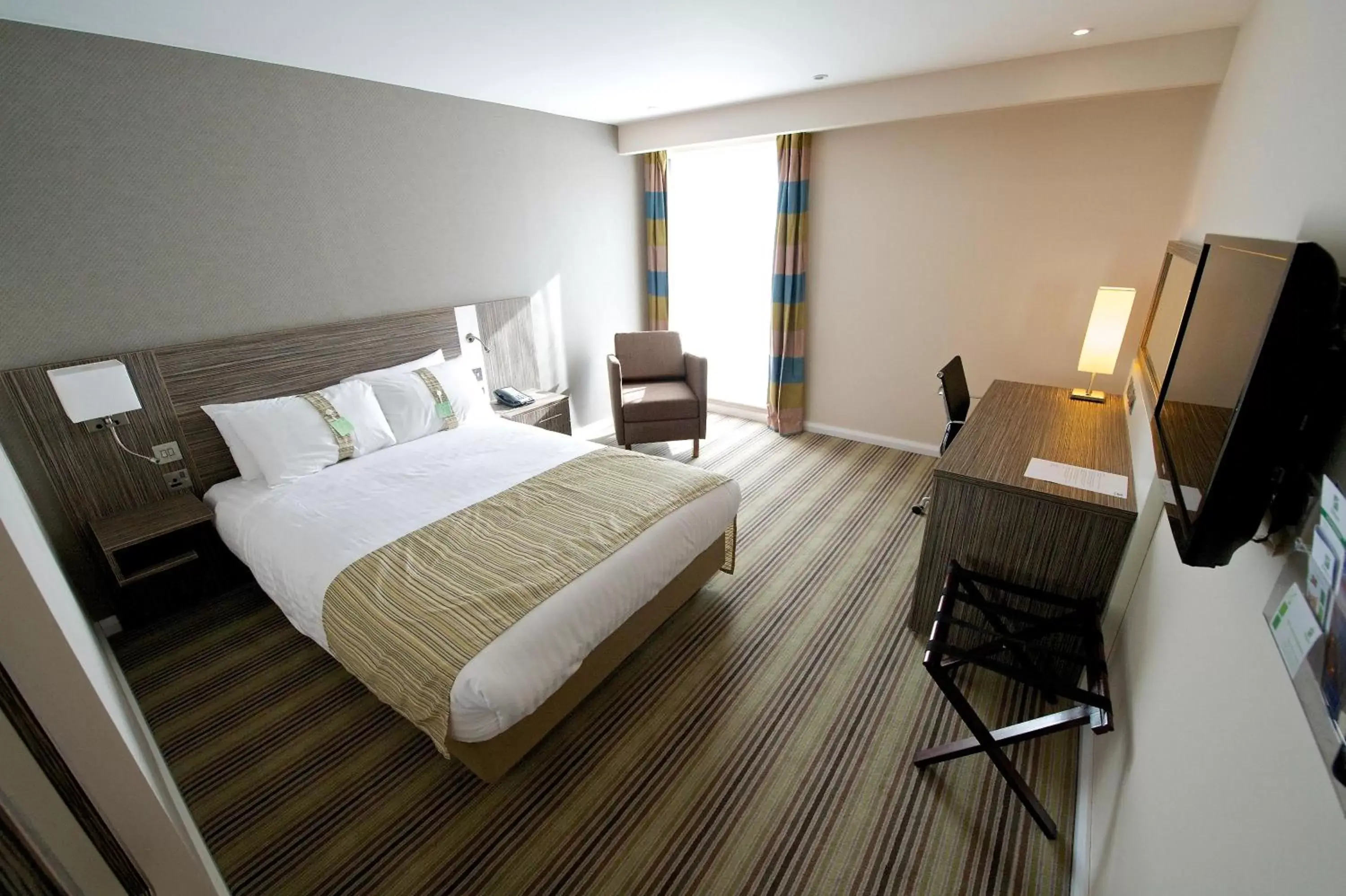 Photo of the whole room, Bed in Holiday Inn Southend, an IHG Hotel