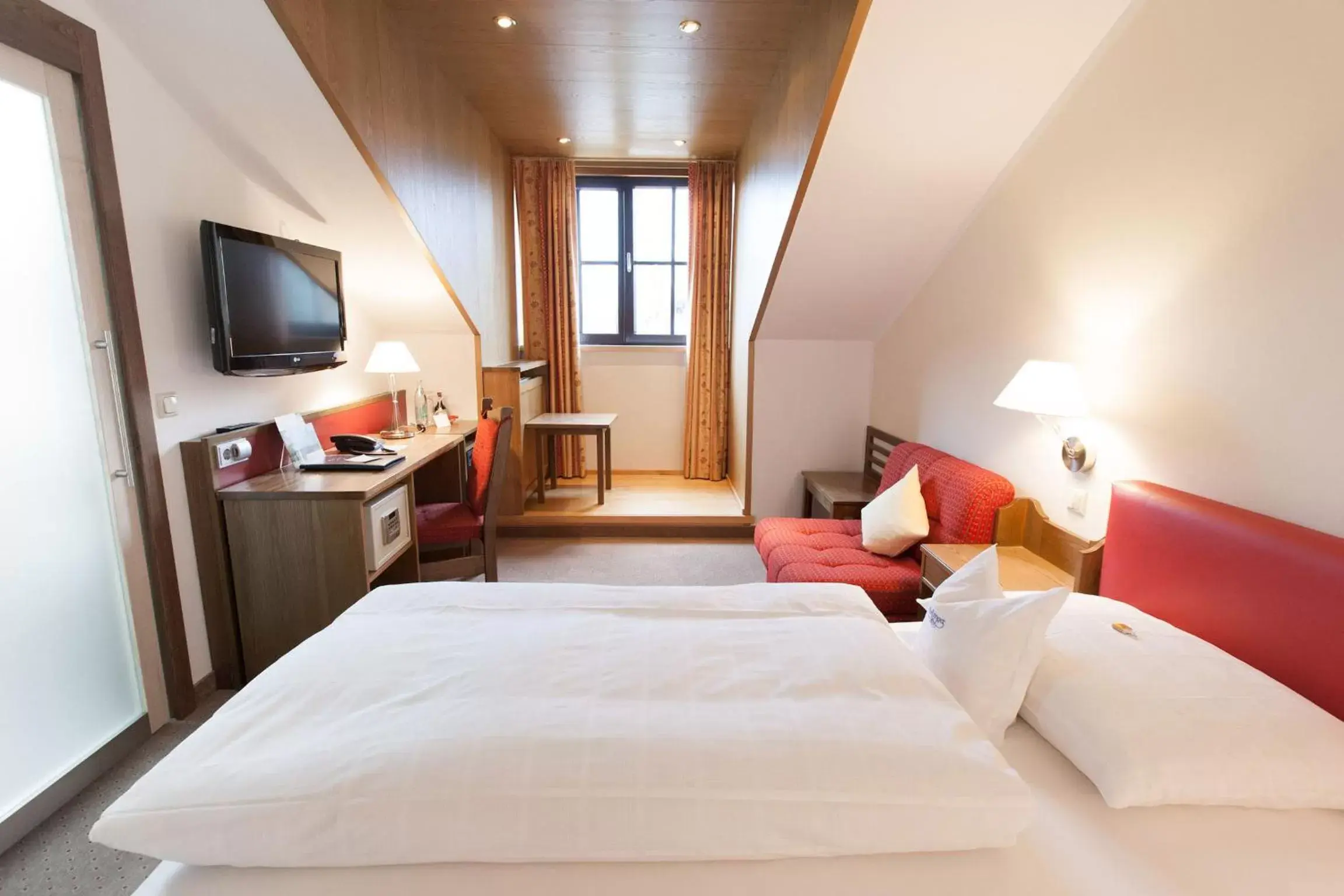 Bed in Hotel Hachinger Hof