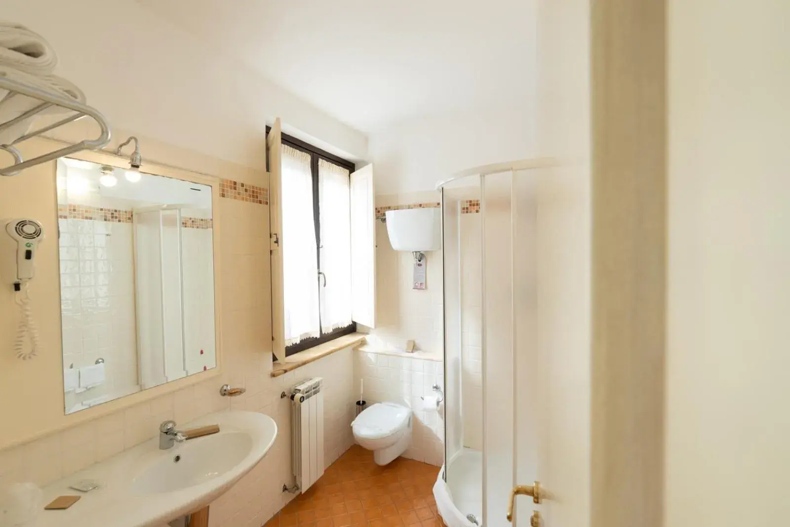 Bathroom in Hotel Ristorante Vecchia Vibo