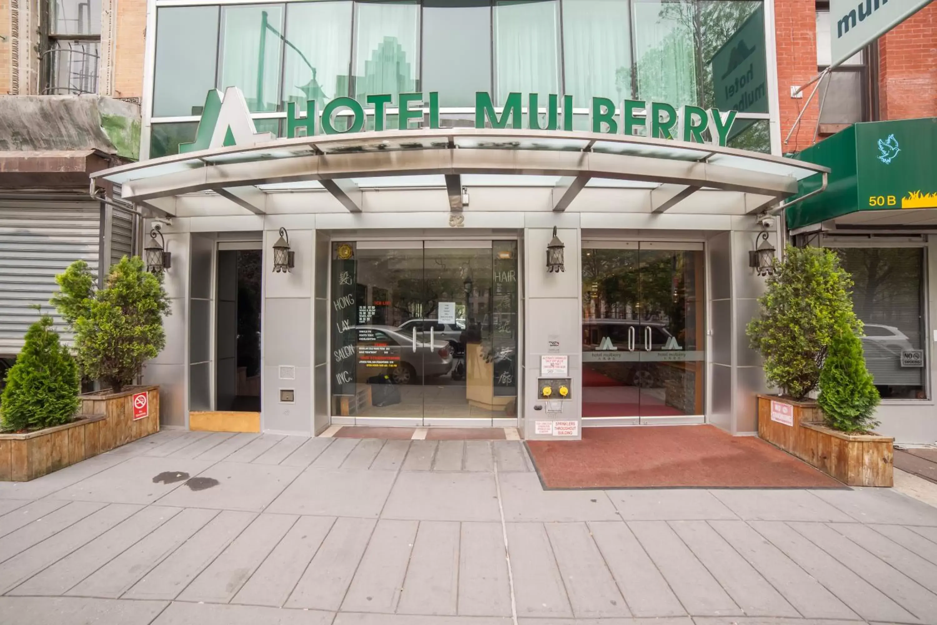 Facade/entrance in Hotel Mulberry