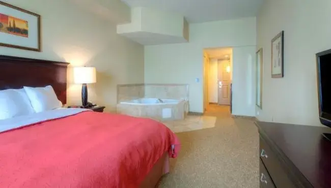 Other, Bed in Country Inn & Suites by Radisson, Petersburg, VA