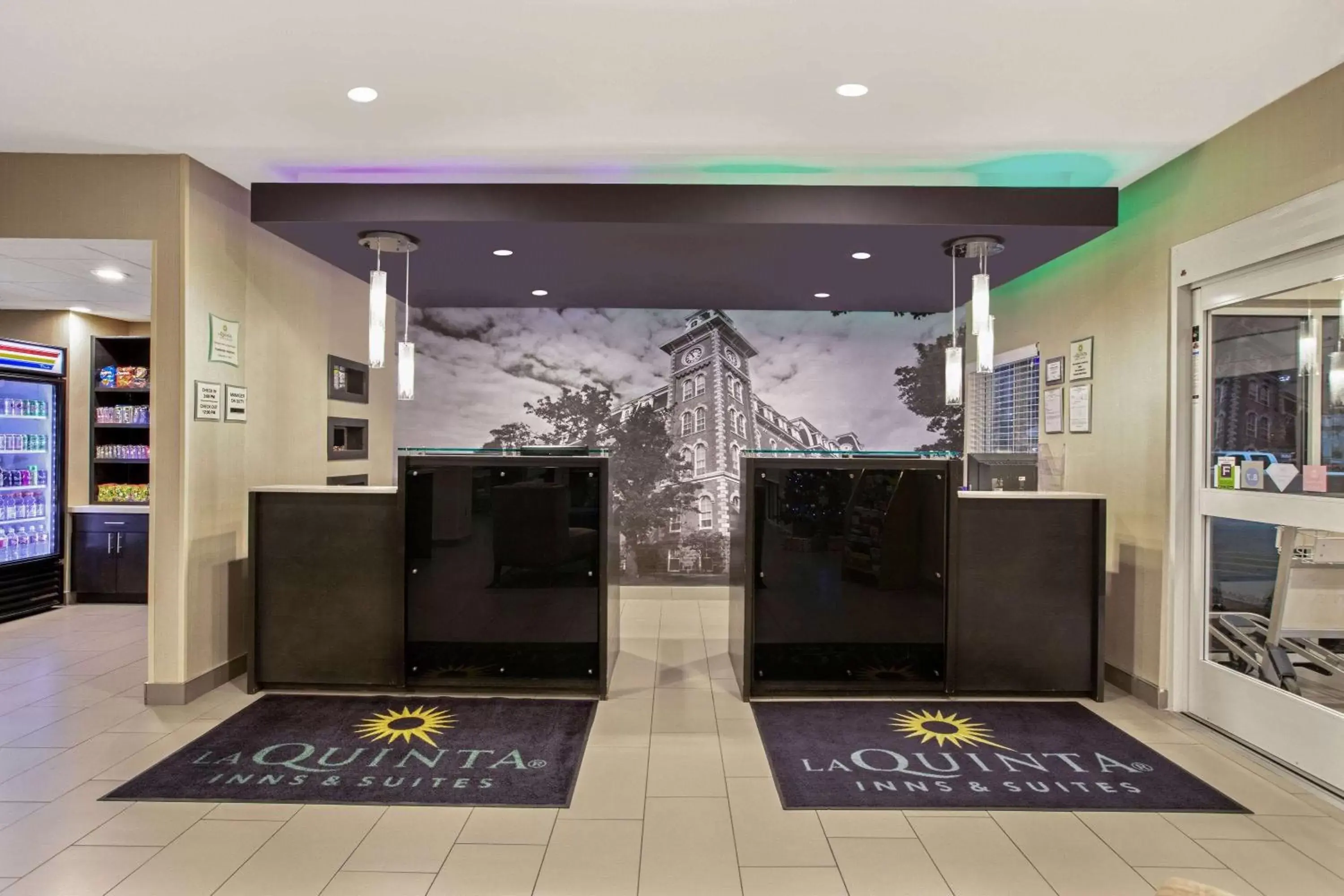 Lobby or reception in La Quinta by Wyndham Fayetteville