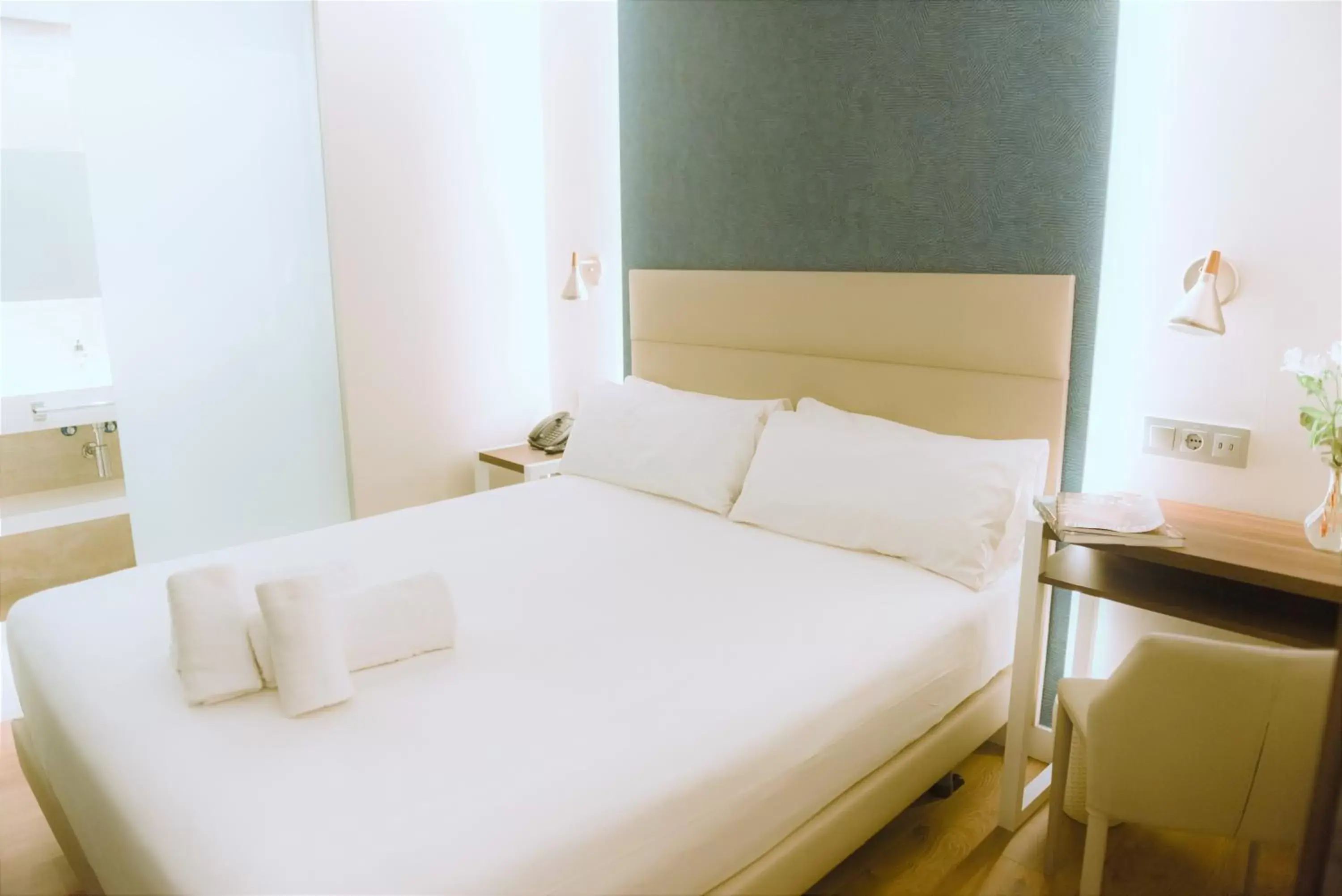 Bedroom, Bed in Arya Stadium Hotel